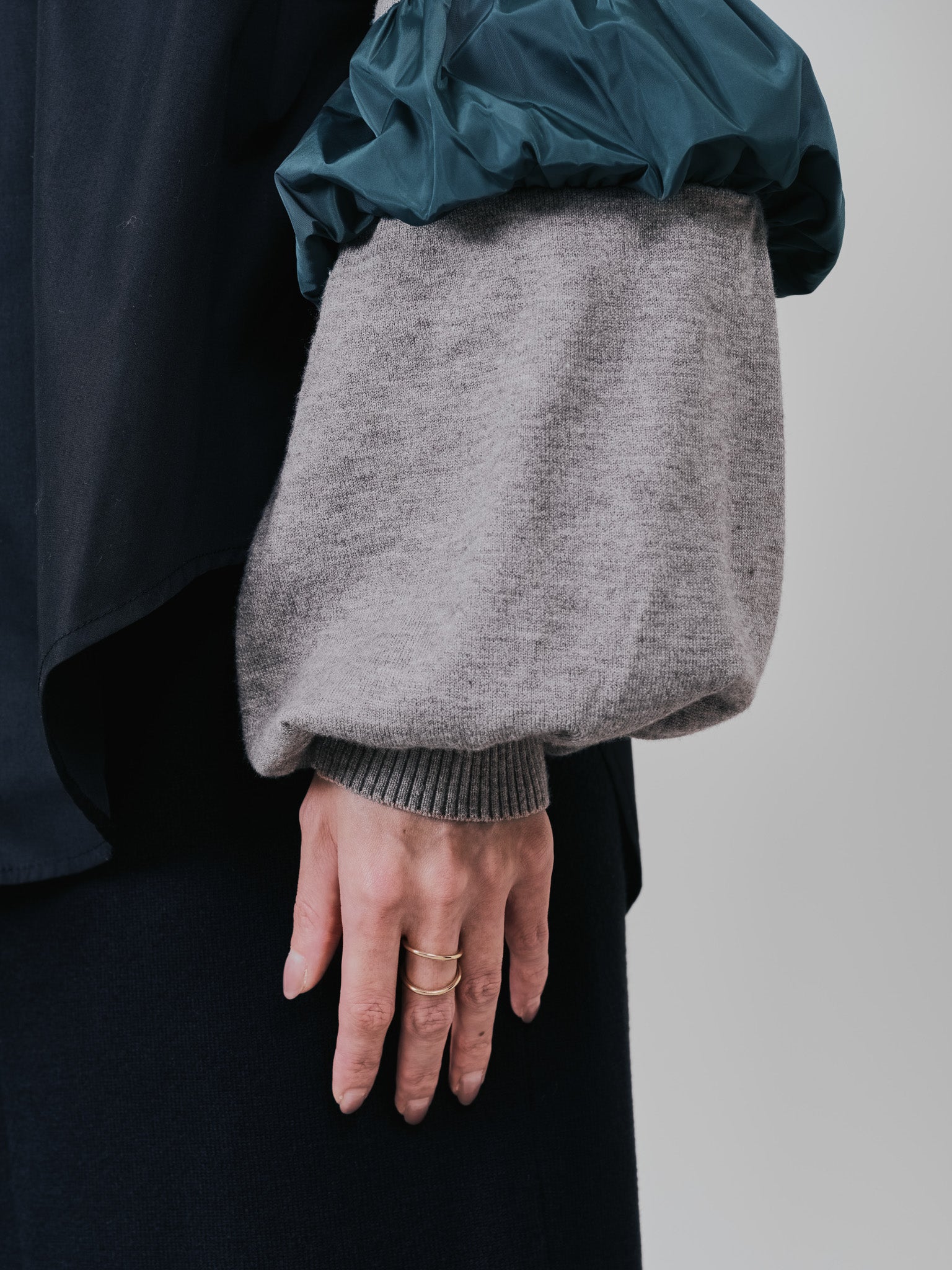 配色シャツレイヤードライクニットトップス [605535] mocha beige