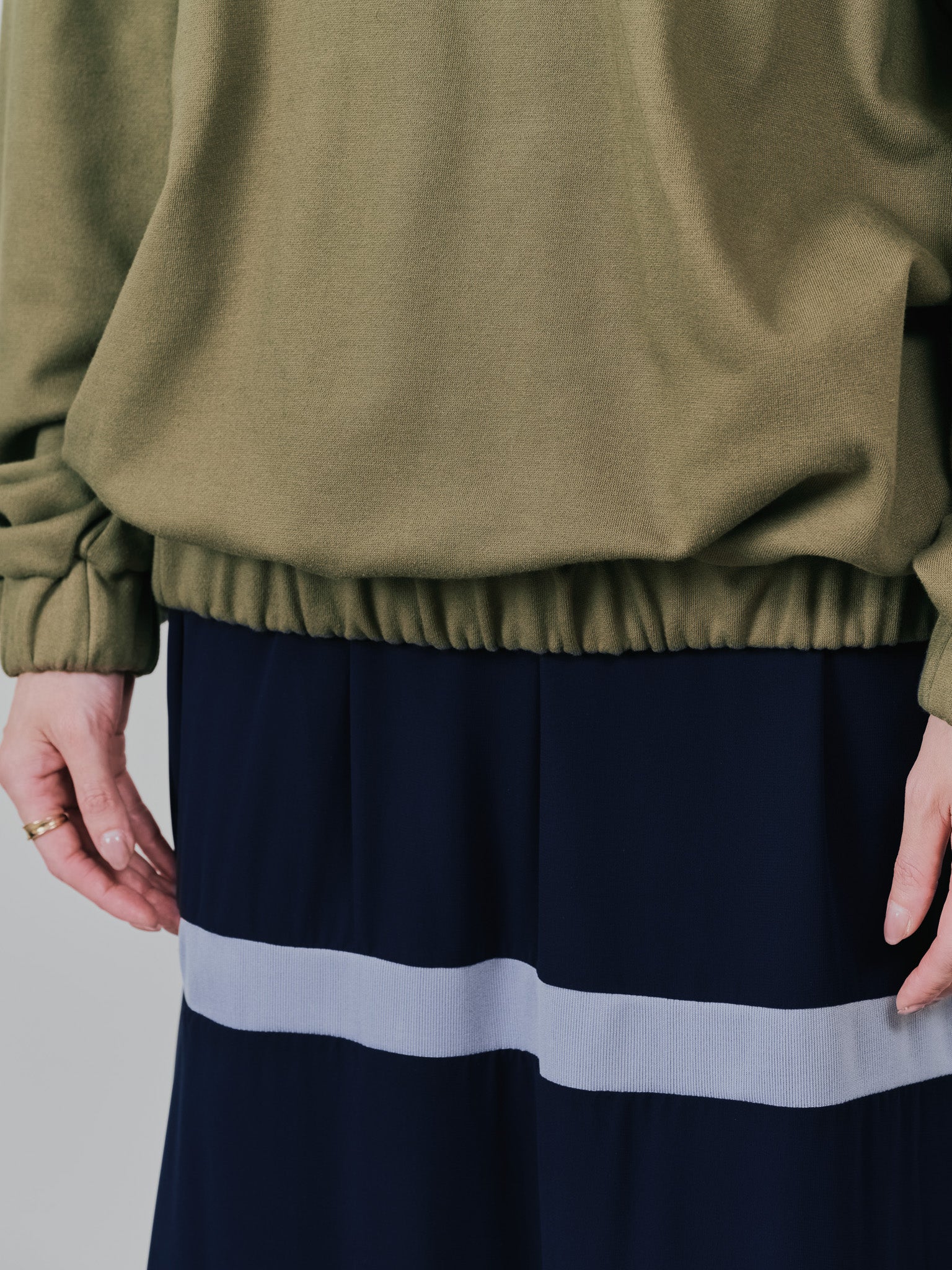 配色スウェットギャザートップス [601449] khaki