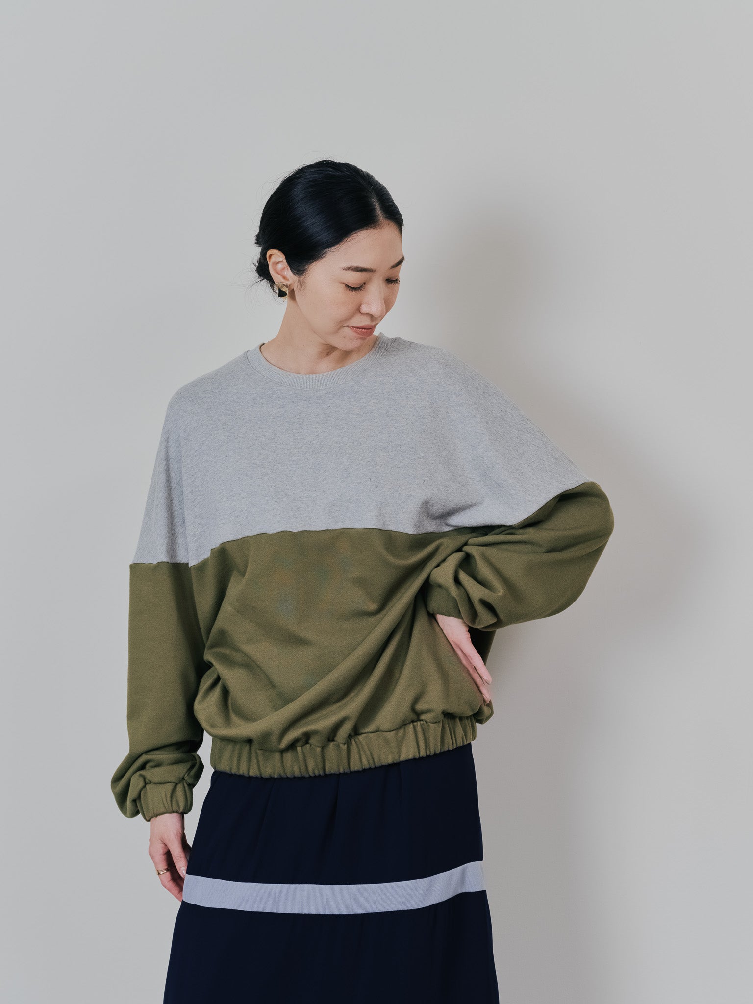 配色スウェットギャザートップス [601449] khaki