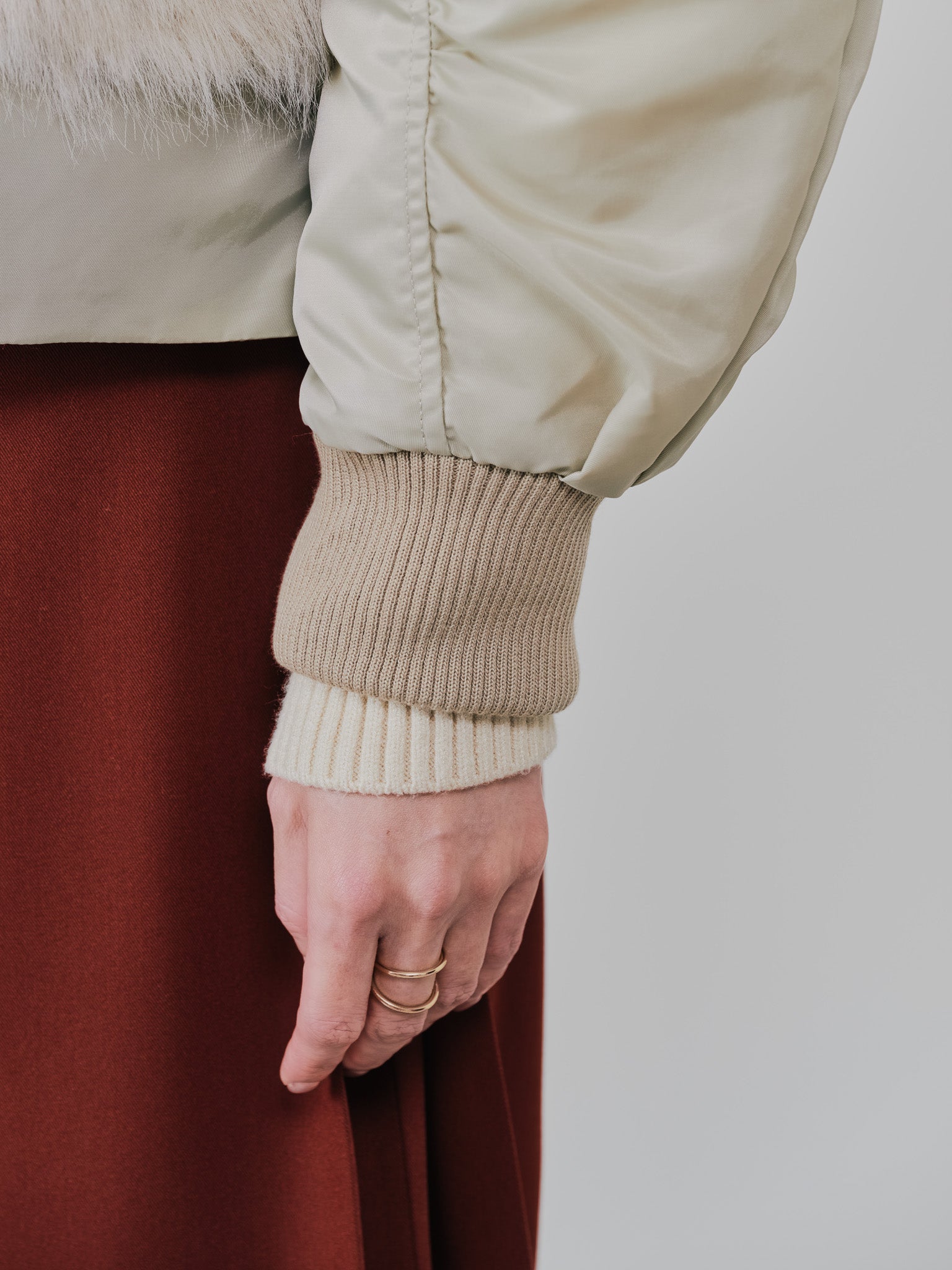 【-PRE SALE- 12/15 18:00まで!!】ダブル衿配色ファーベストレイヤードライク中綿ジャケット [605546] beige