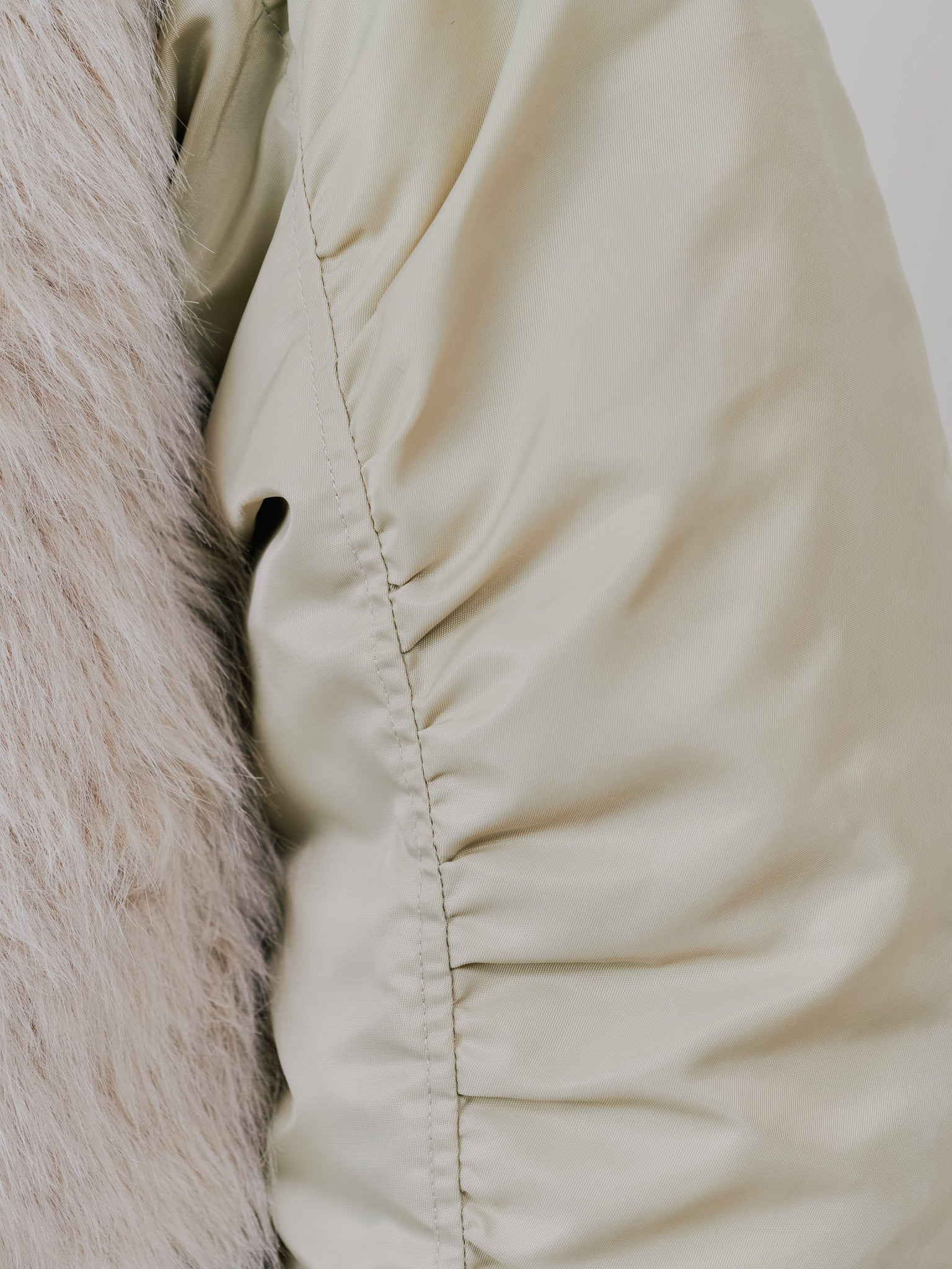 【-PRE SALE- 12/15 18:00まで!!】ダブル衿配色ファーベストレイヤードライク中綿ジャケット [605546] beige