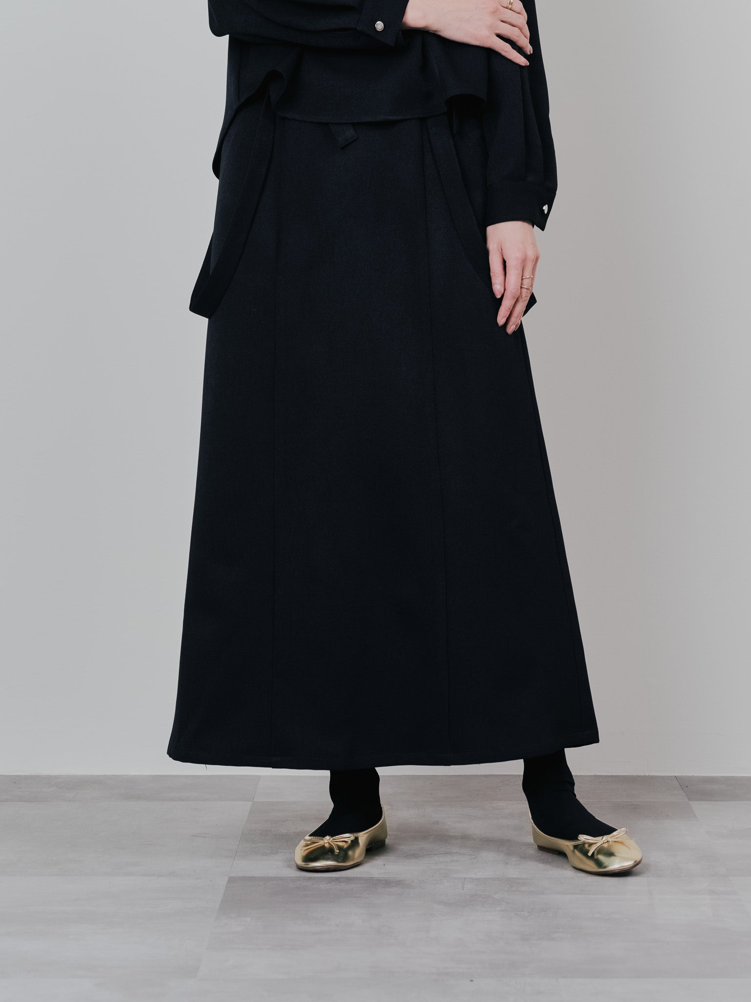 サスペンダー付ソフトAラインスカート [608328] black