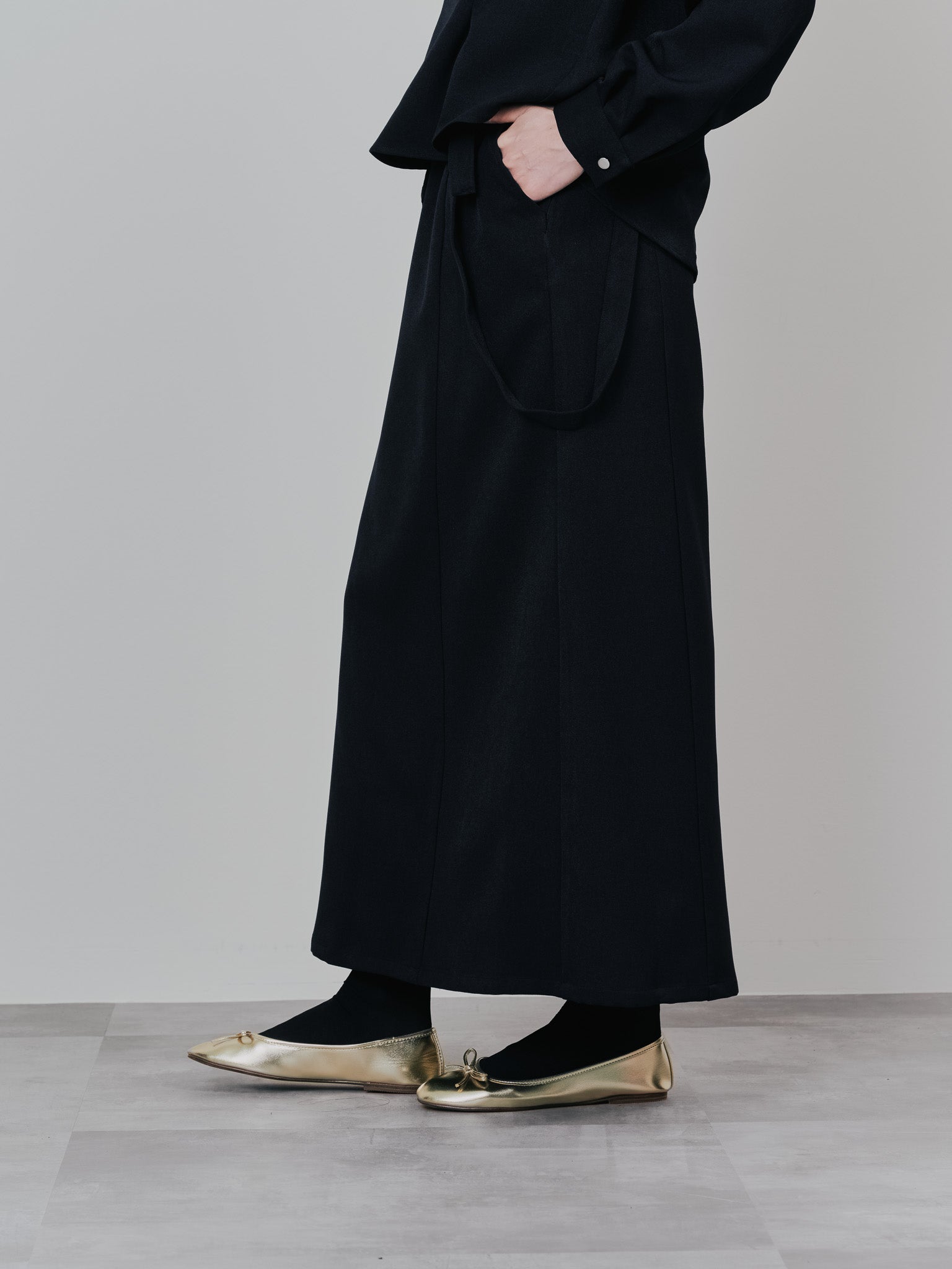 サスペンダー付ソフトAラインスカート [608328] black