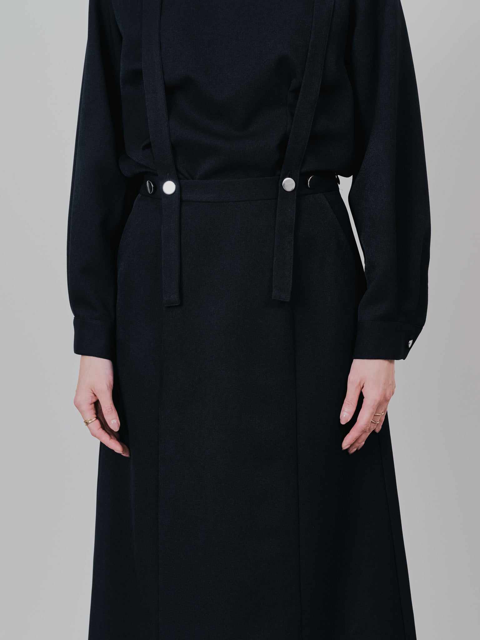 サスペンダー付ソフトAラインスカート [608328] black