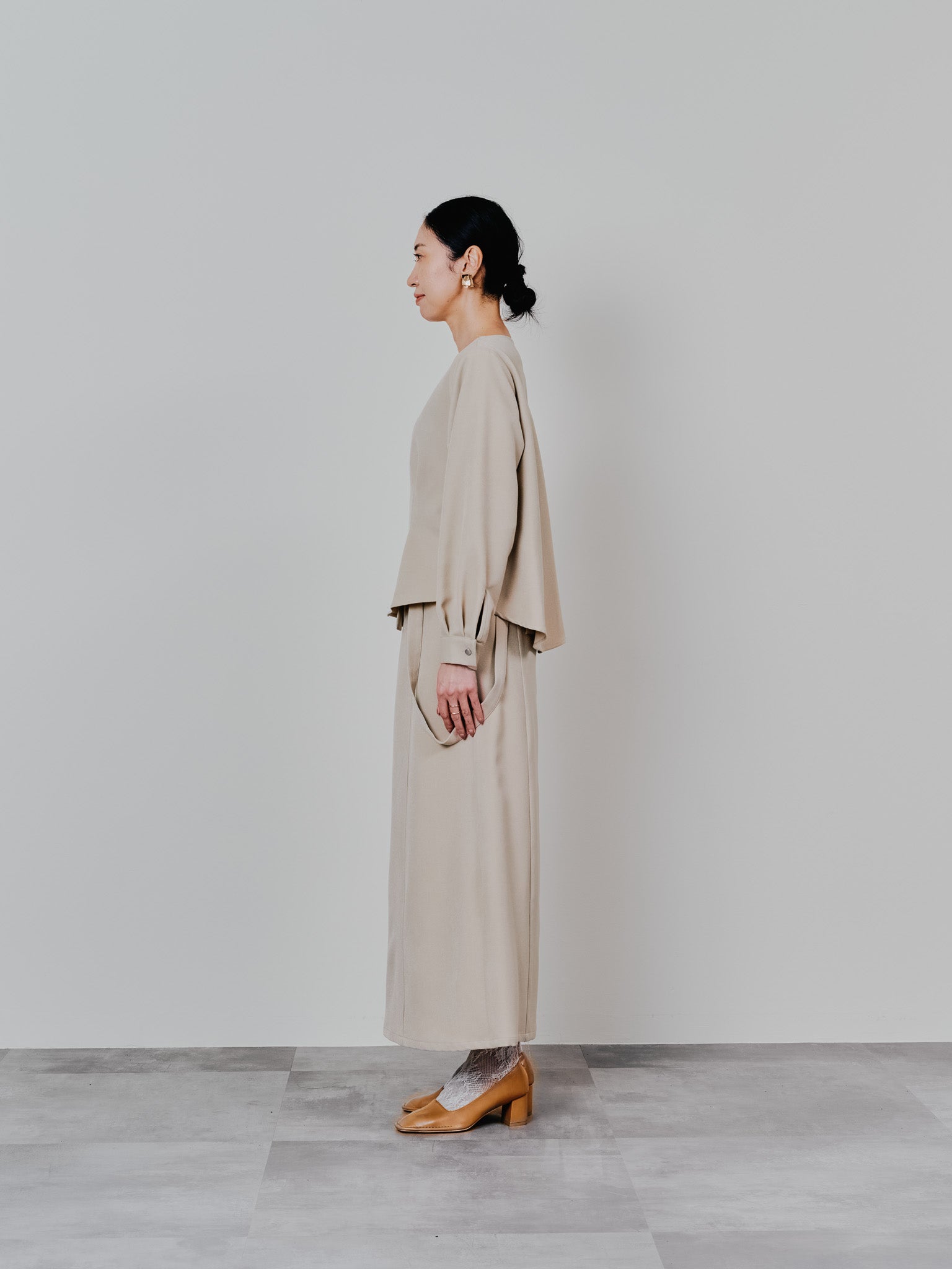 サスペンダー付ソフトAラインスカート [608328] light beige