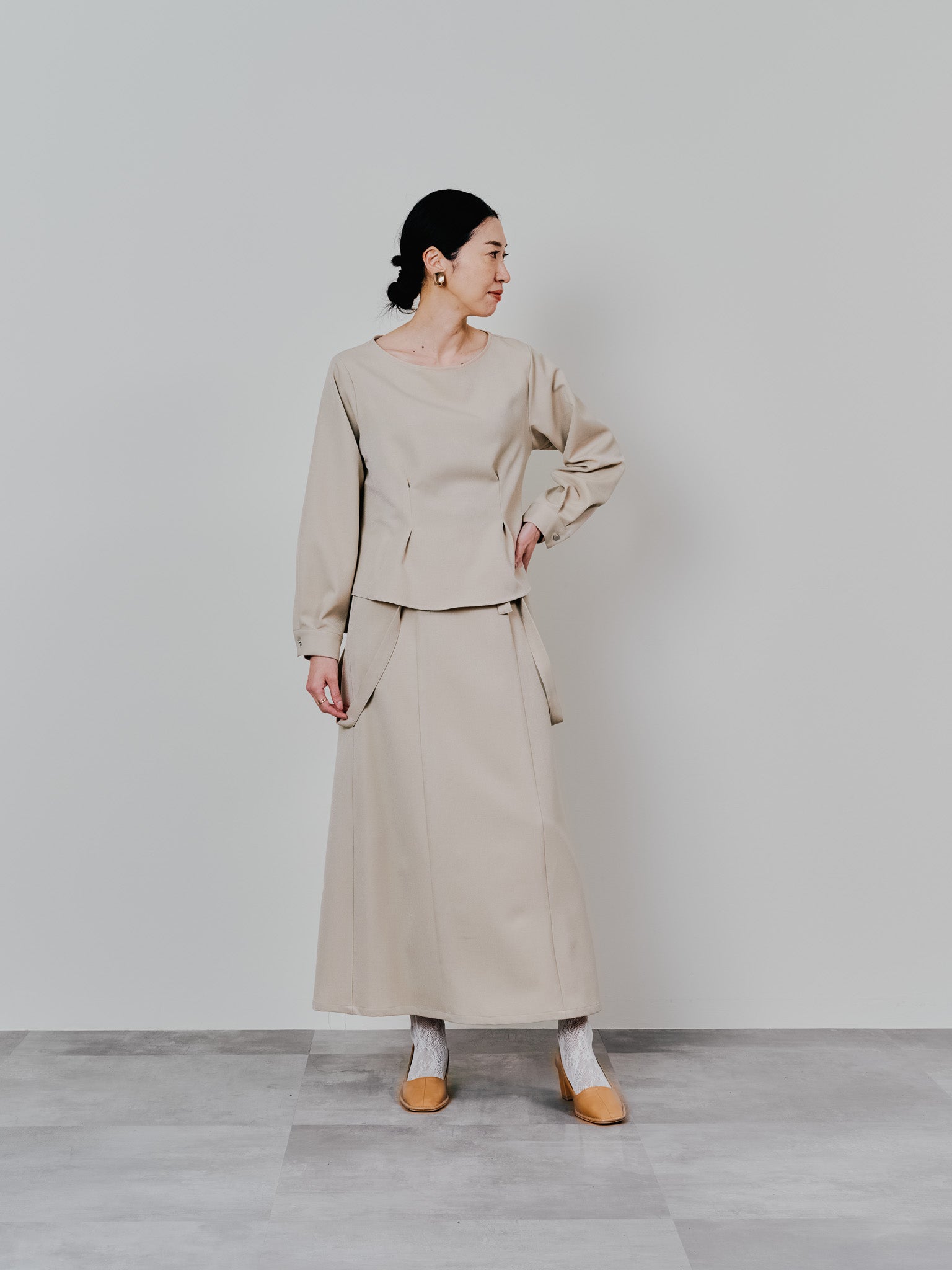 ウエストタックウールライクツイルトップス [608327] light beige