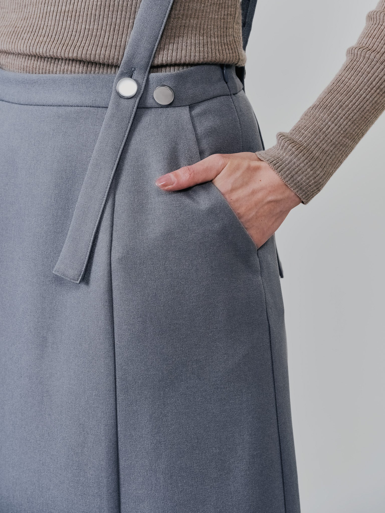 【SALE】サスペンダー付ソフトAラインスカート [608328] grey