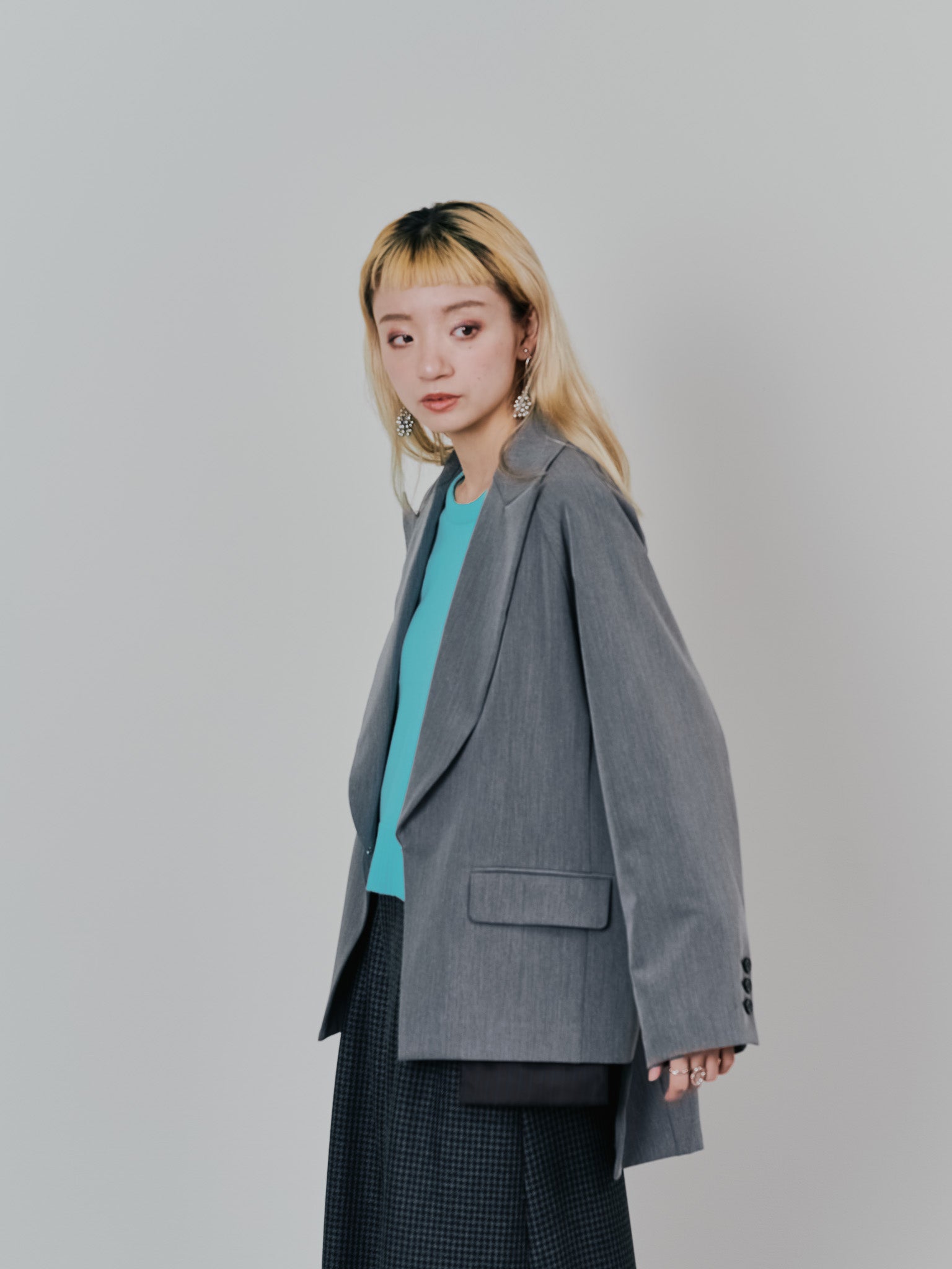 【-PRE SALE- 12/15 18:00まで!!】配色ストライプポイントアシメヘムジャケット [605544] charcoal