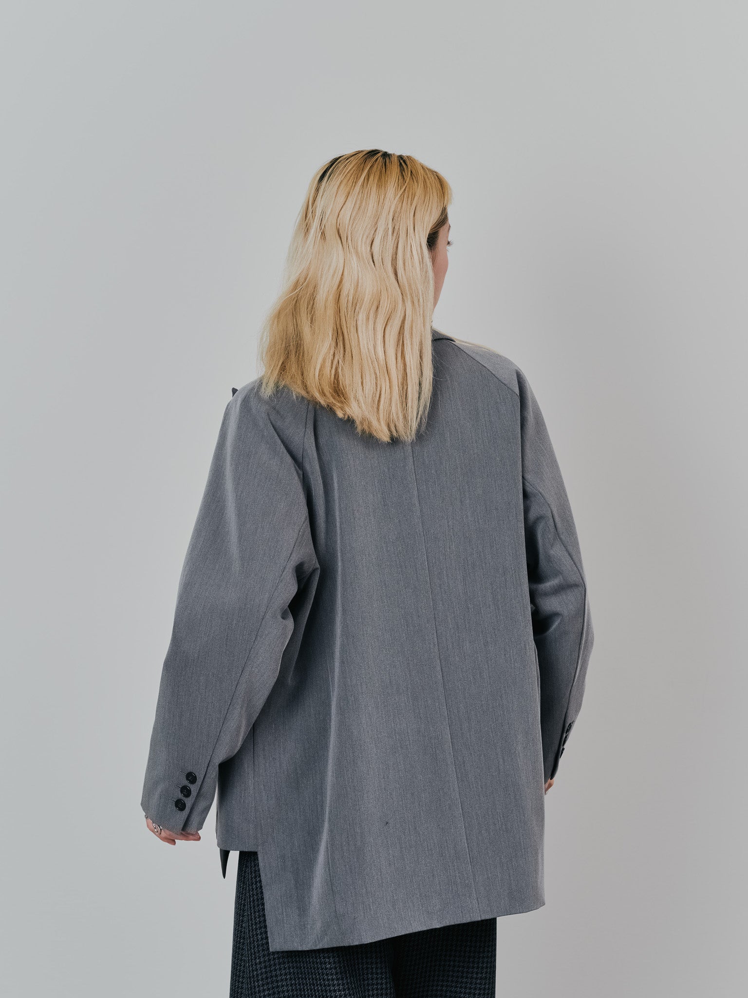 【-PRE SALE- 12/15 18:00まで!!】配色ストライプポイントアシメヘムジャケット [605544] charcoal