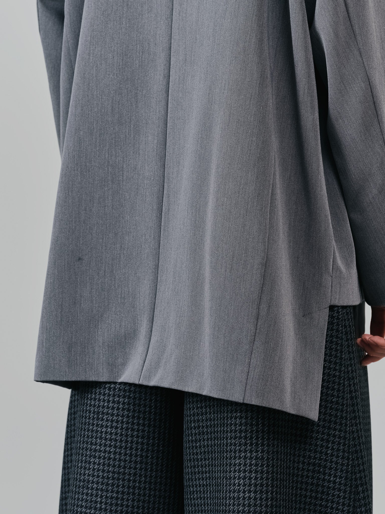 【-PRE SALE- 12/15 18:00まで!!】配色ストライプポイントアシメヘムジャケット [605544] charcoal