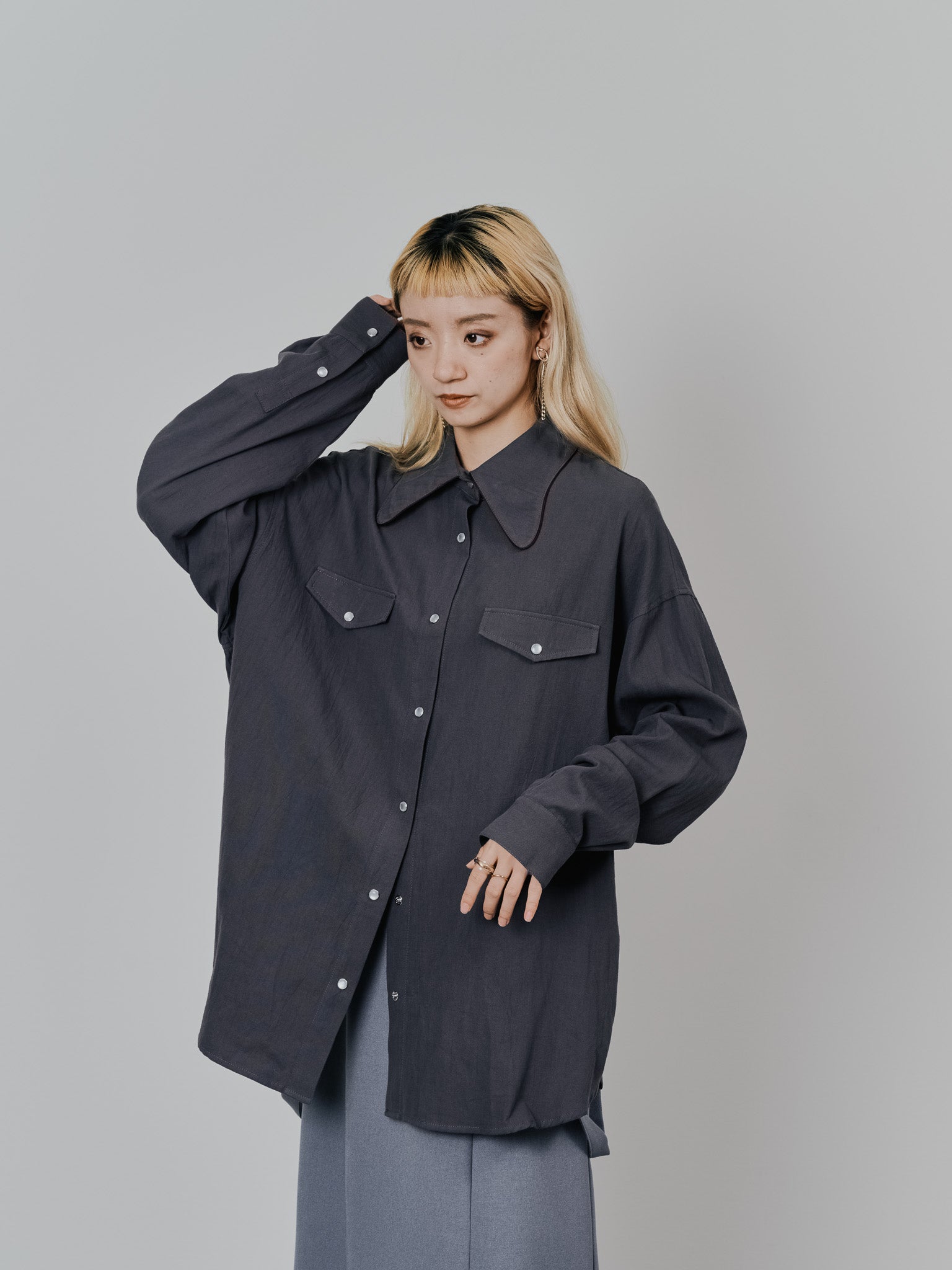 【-PRE SALE- 12/15 18:00まで!!】バタフライカラーウエスタンライクシャツ [601451] charcoal