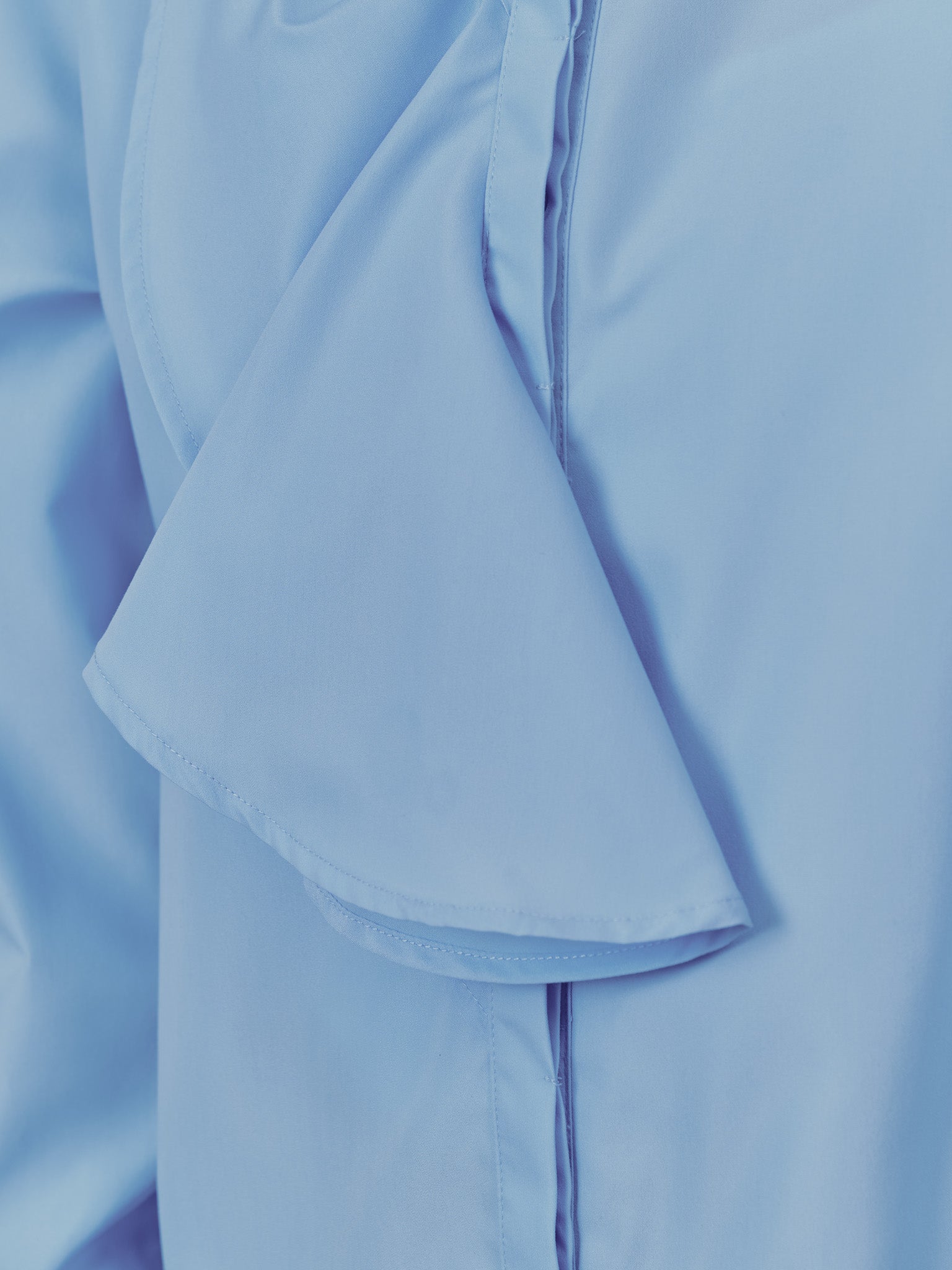 【-PRE SALE- 12/15 18:00まで!!】フェイクパールボタンフロントフリルブラウス [601404] sax