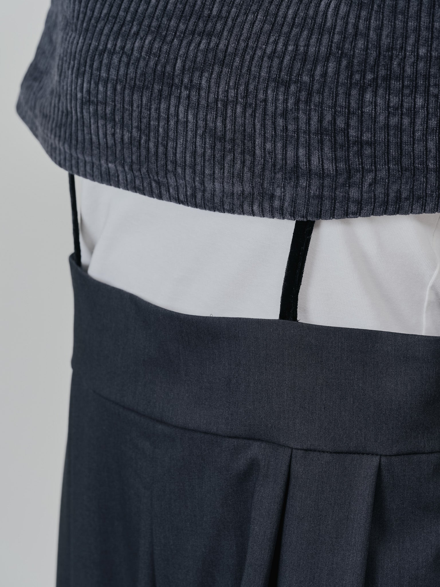 【-PRE SALE- 12/15 18:00まで!!】ベロアサスペンダー付パンツ [603332] charcoal