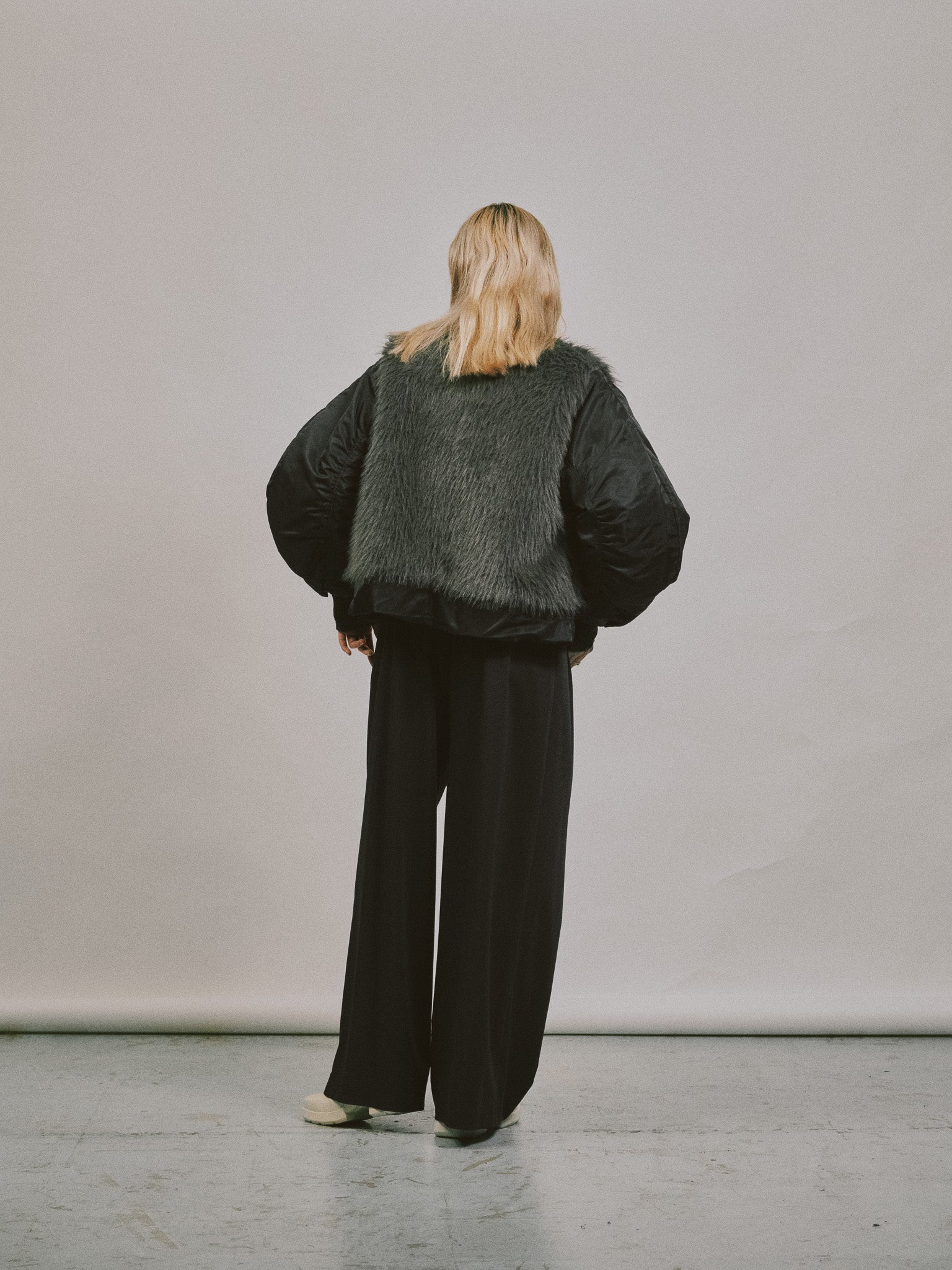 【-PRE SALE- 12/15 18:00まで!!】ダブル衿配色ファーベストレイヤードライク中綿ジャケット [605546] black