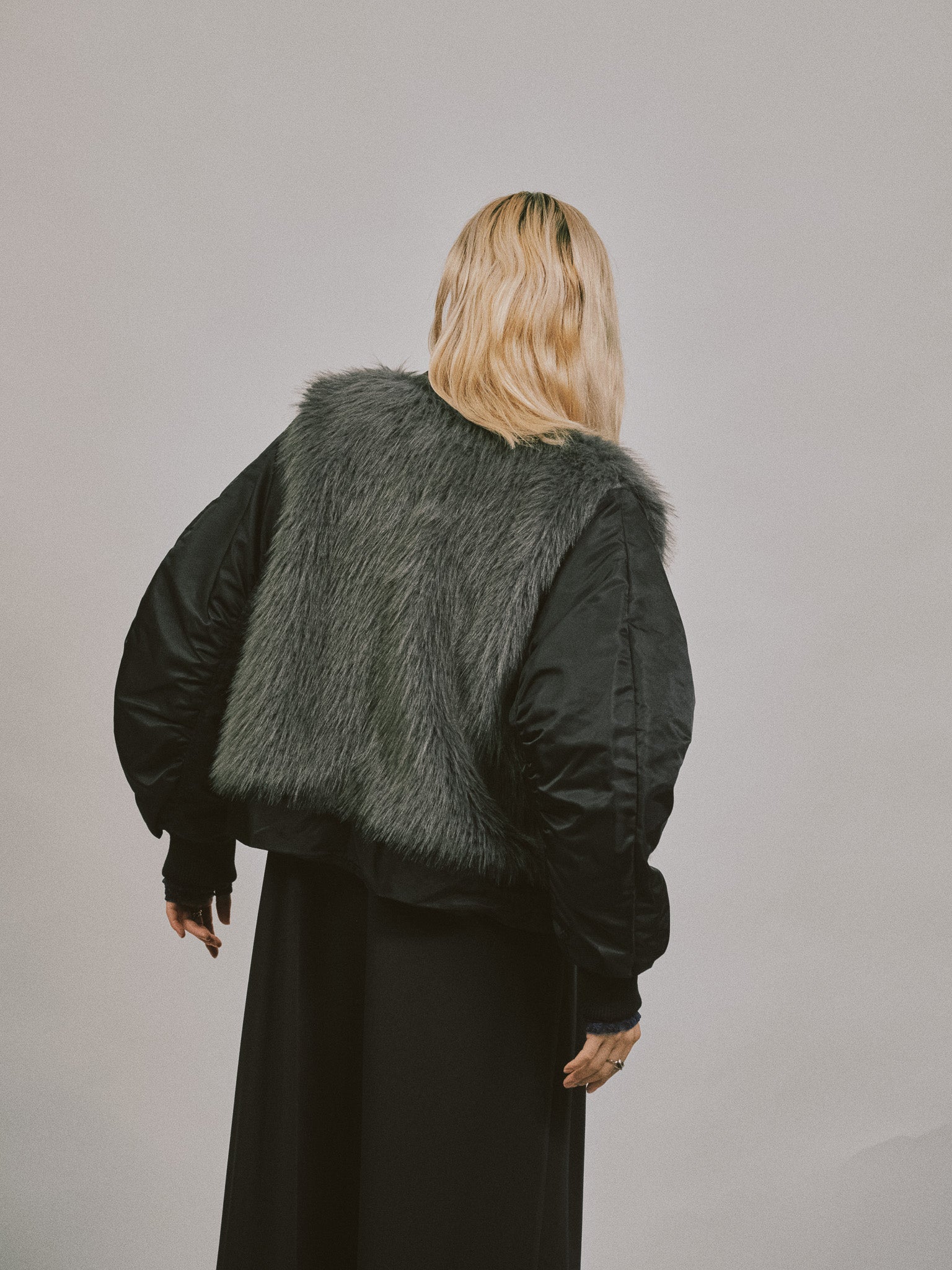 【-PRE SALE- 12/15 18:00まで!!】ダブル衿配色ファーベストレイヤードライク中綿ジャケット [605546] black