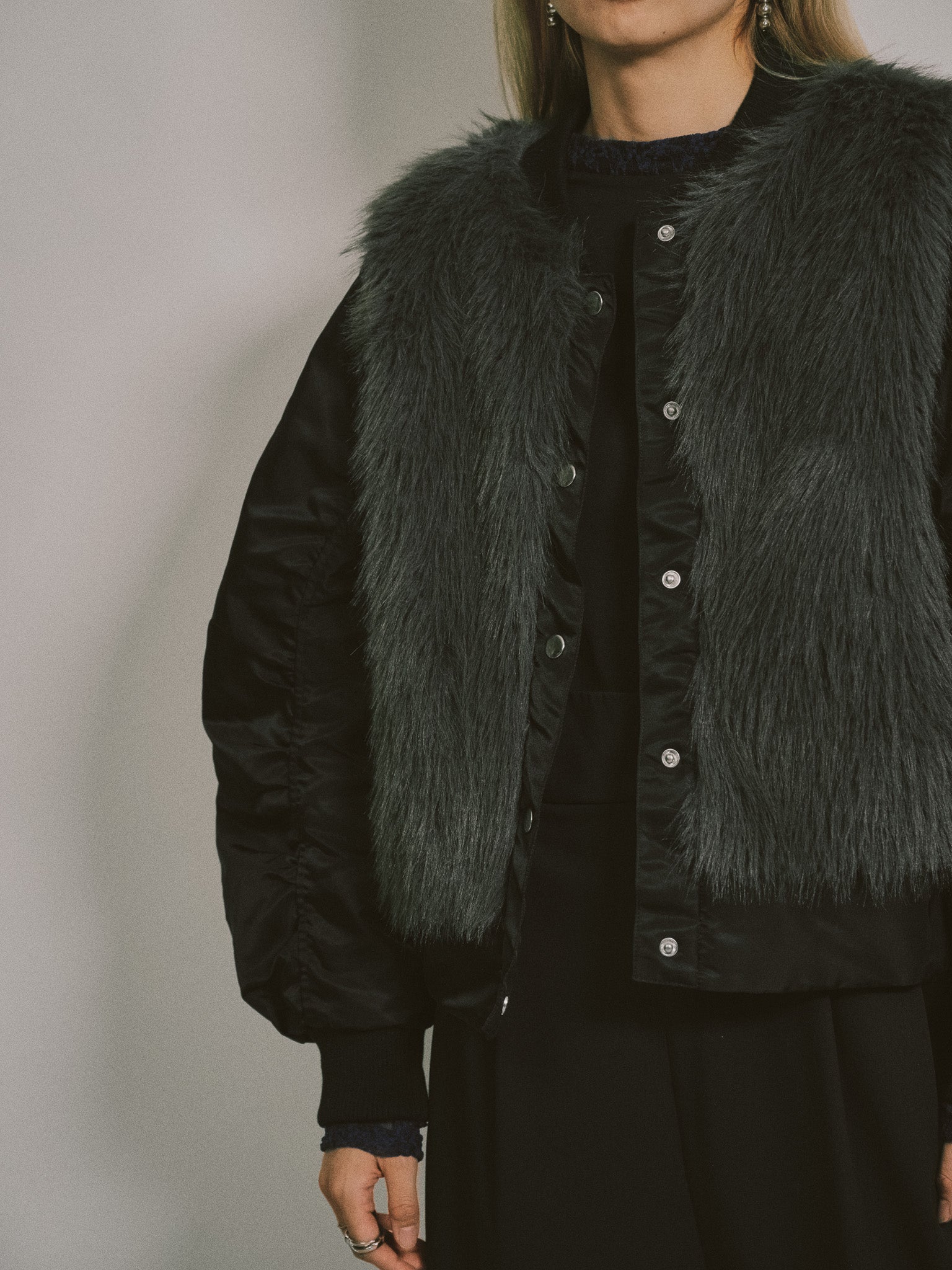 【-PRE SALE- 12/15 18:00まで!!】ダブル衿配色ファーベストレイヤードライク中綿ジャケット [605546] black