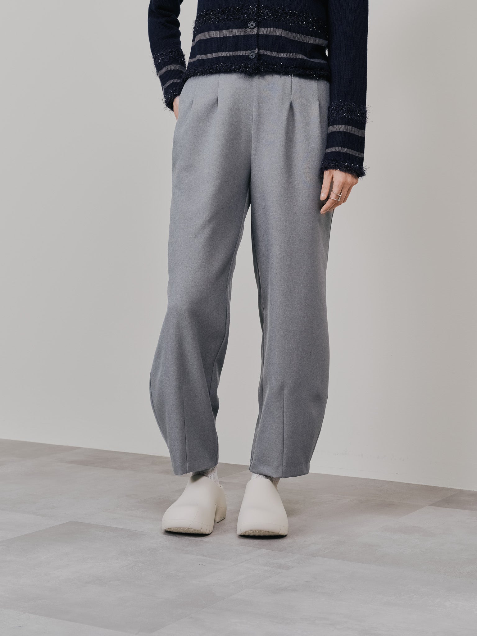 【-PRE SALE- 12/15 18:00まで!!】ヘムダーツカーブフォルムパンツ [608329] grey