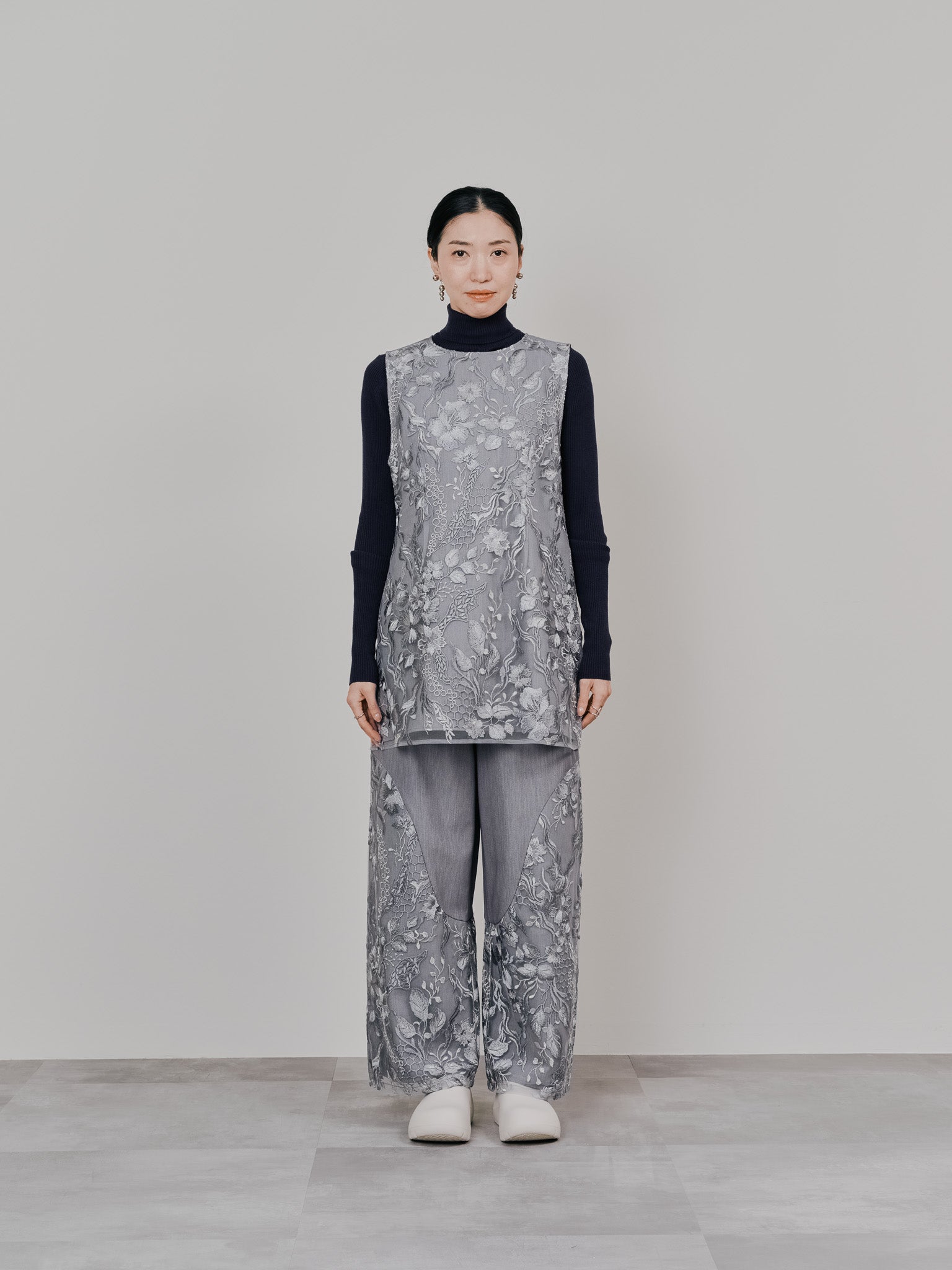 【-PRE SALE- 12/15 18:00まで!!】ベルト付レーストップス [605558] light grey