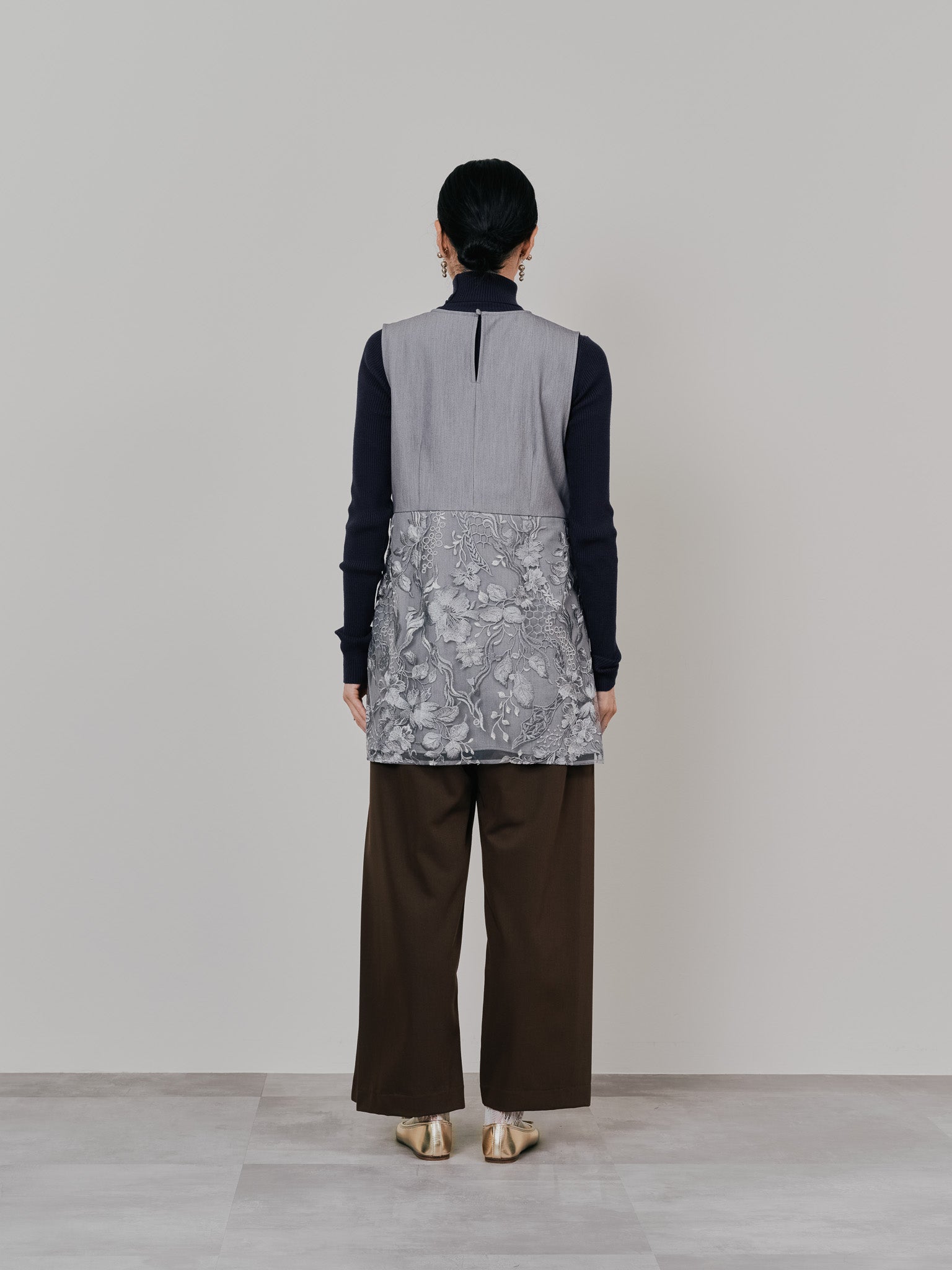 【-PRE SALE- 12/15 18:00まで!!】ベルト付レーストップス [605558] light grey