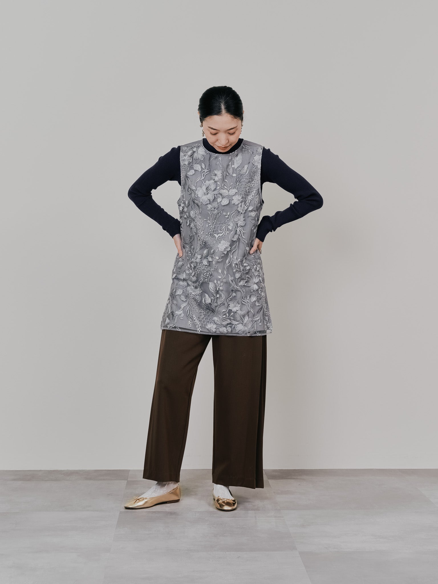 【-PRE SALE- 12/15 18:00まで!!】ベルト付レーストップス [605558] light grey