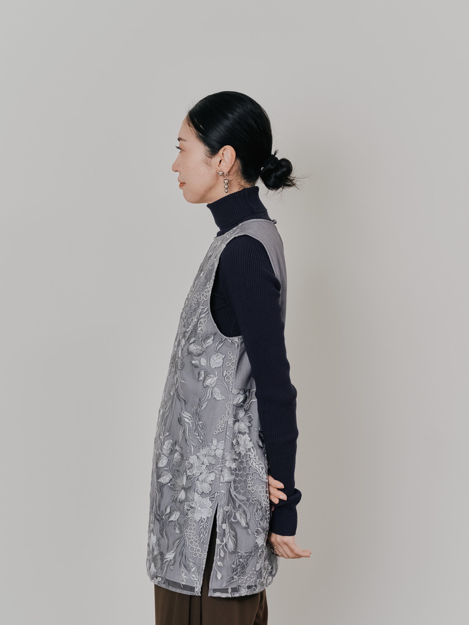 【-PRE SALE- 12/15 18:00まで!!】ベルト付レーストップス [605558] light grey