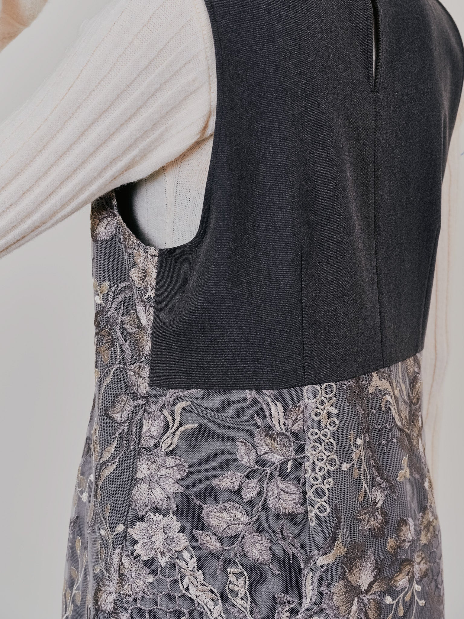 【-PRE SALE- 12/15 18:00まで!!】ベルト付レーストップス [605558] brown