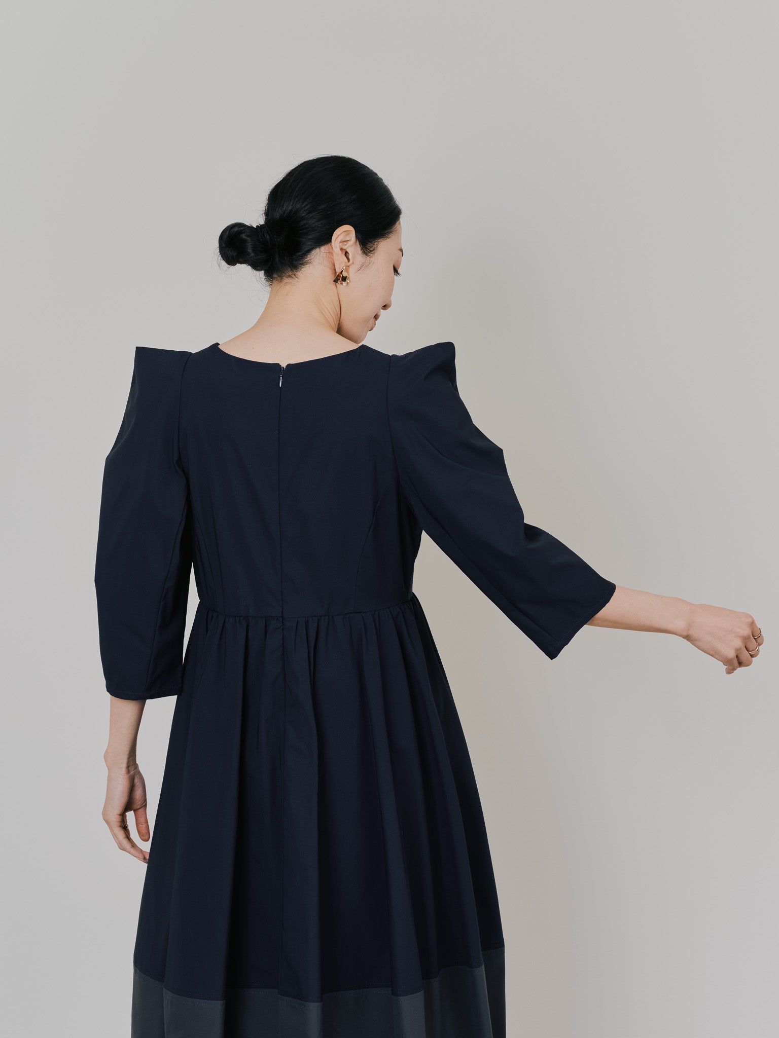 ショルダータックボリュームワンピース [601455] navy