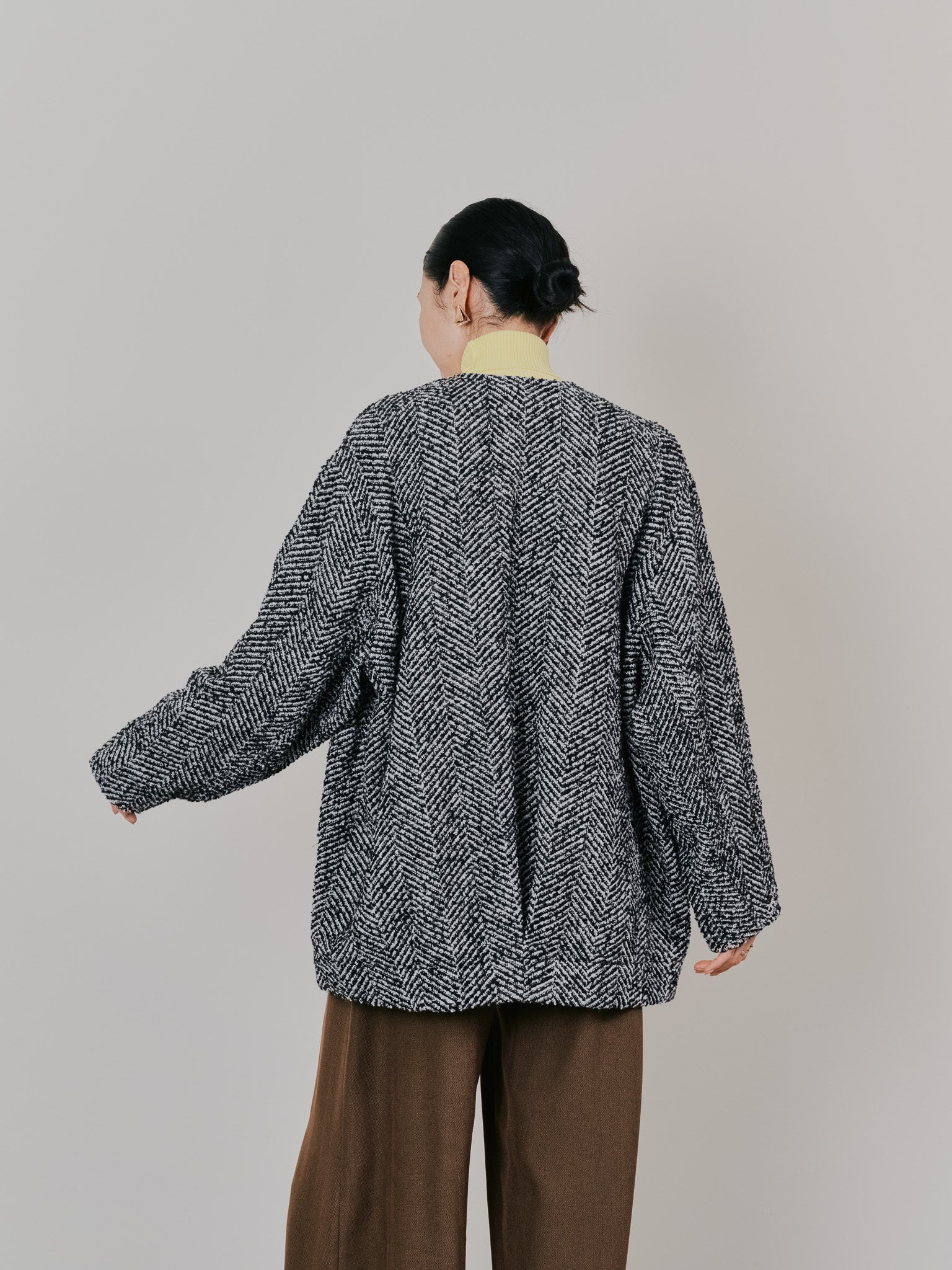 【-PRE SALE- 12/15 18:00まで!!】バックタックヘリンボーンツィードコーディガン [605561] off