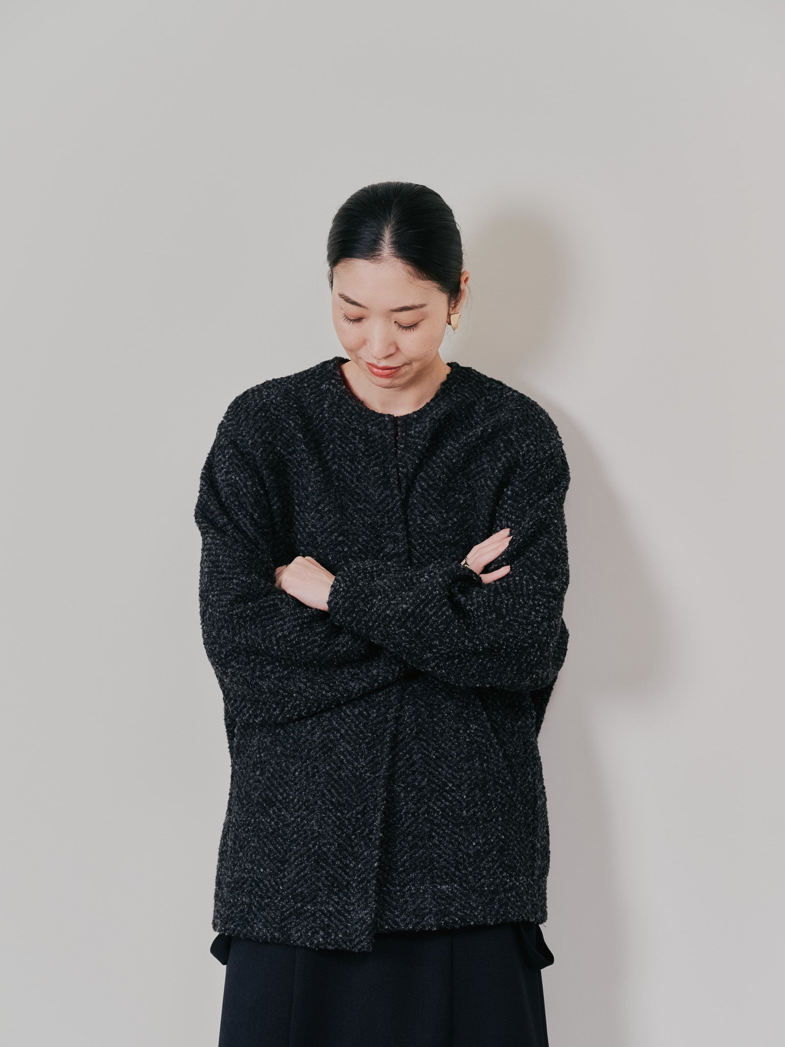 【-PRE SALE- 12/15 18:00まで!!】バックタックヘリンボーンツィードコーディガン [605561] charcoal