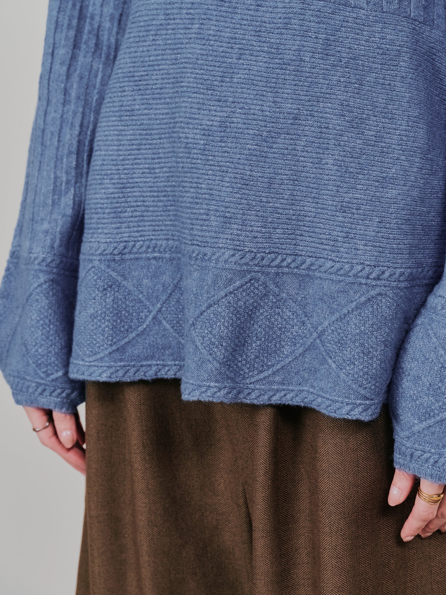 ケーブルペプラムニットトップス [605534] blue