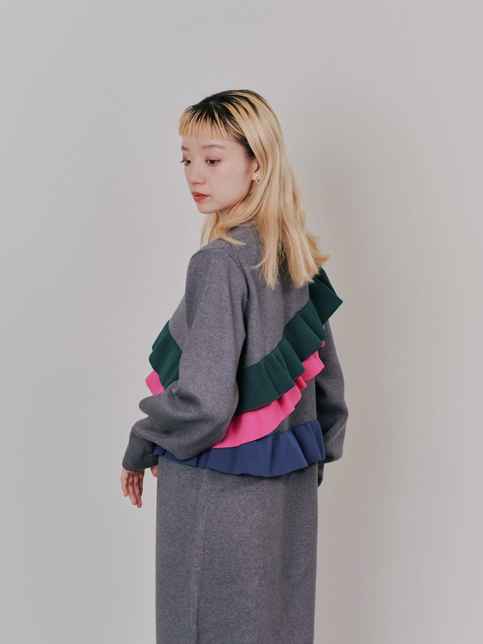 配色フリルティアードニットワンピース [601411] charcoal