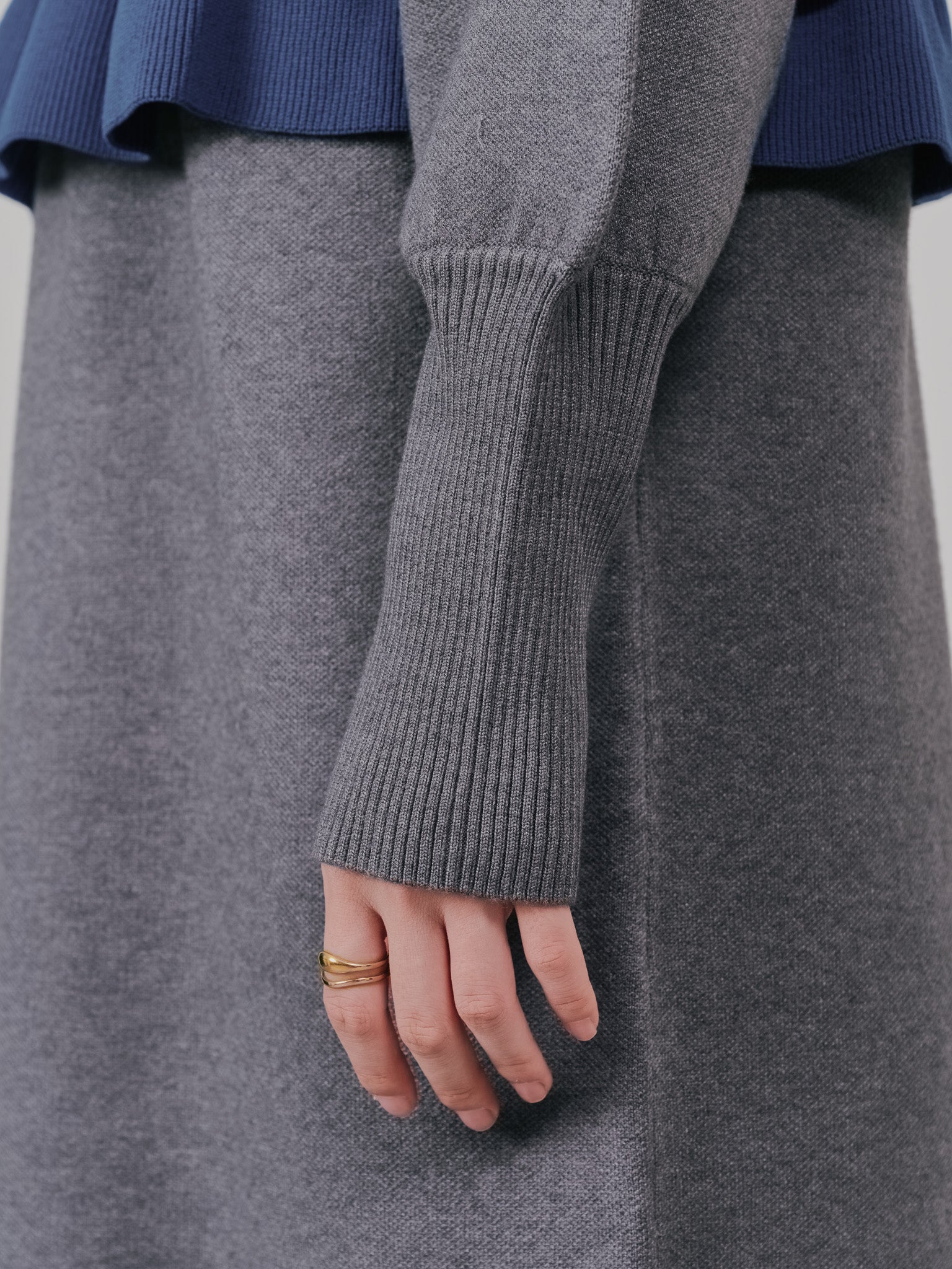 配色フリルティアードニットワンピース [601411] charcoal