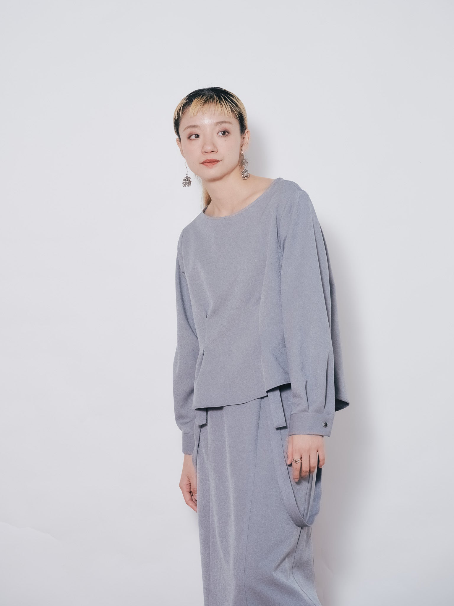 【-PRE SALE- 12/15 18:00まで!!】ウエストタックウールライクツイルトップス [608327] grey