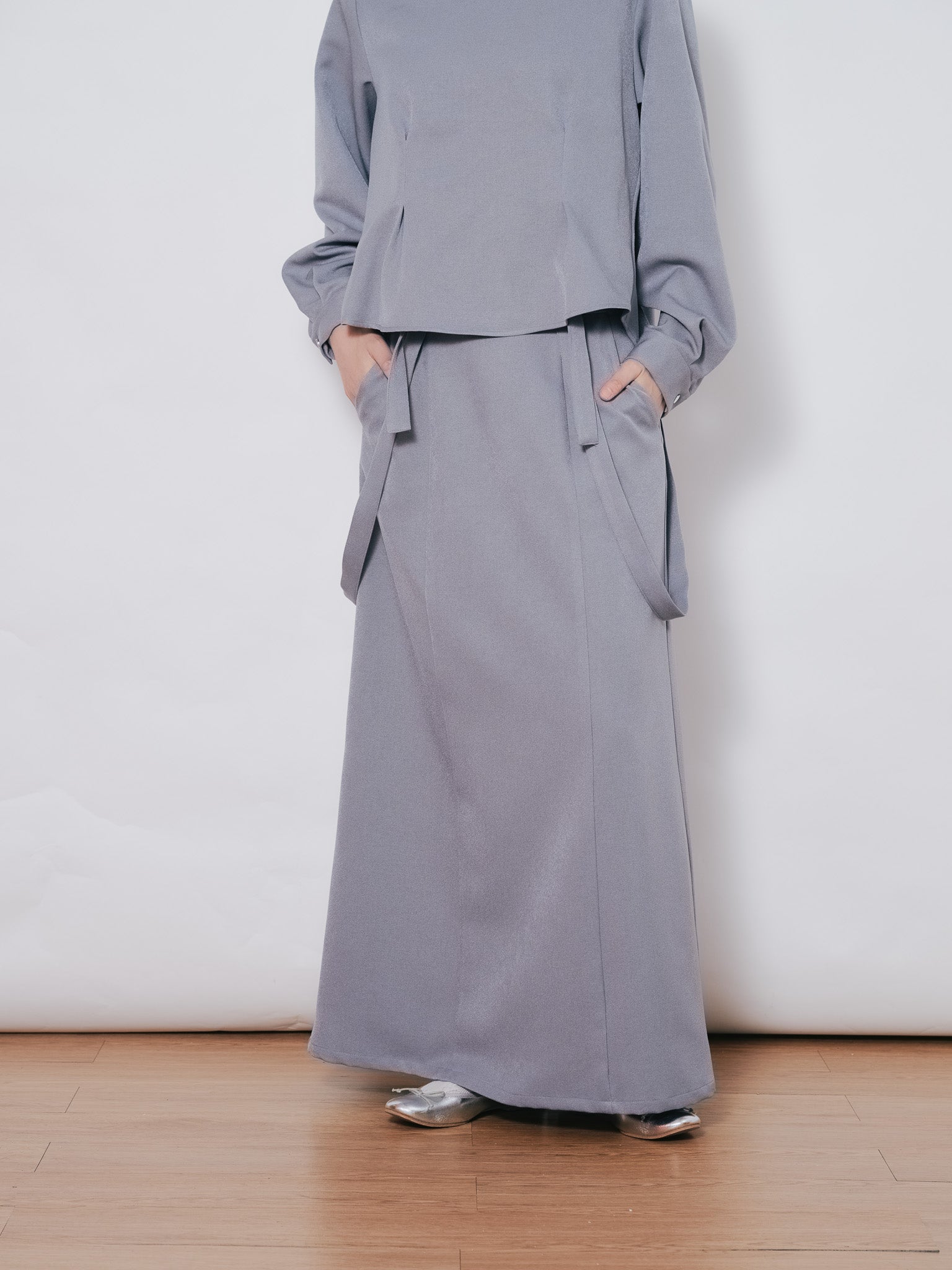 【SALE】サスペンダー付ソフトAラインスカート [608328] grey