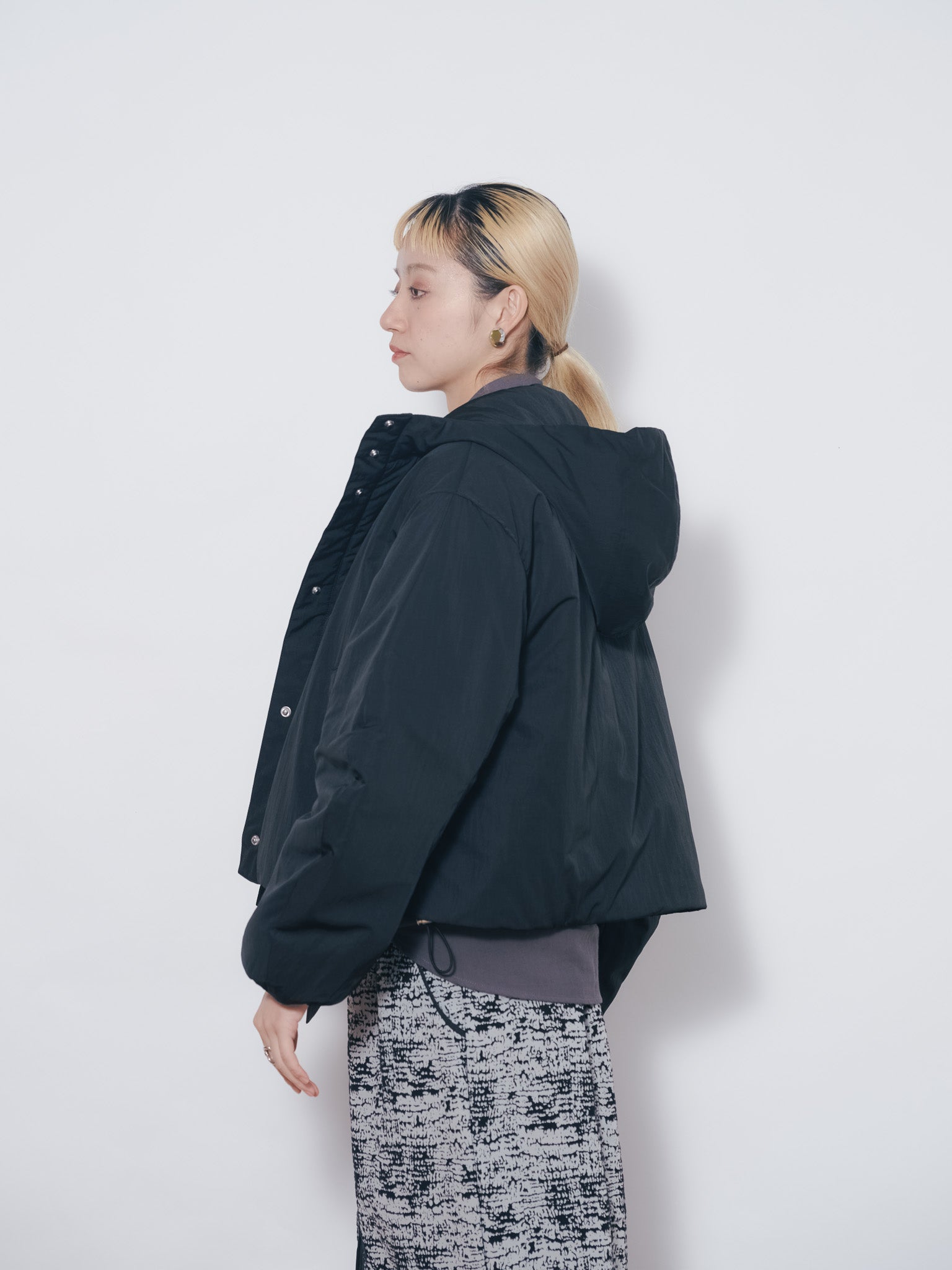 ショート丈ボリューム中綿ジャケット [601421] black