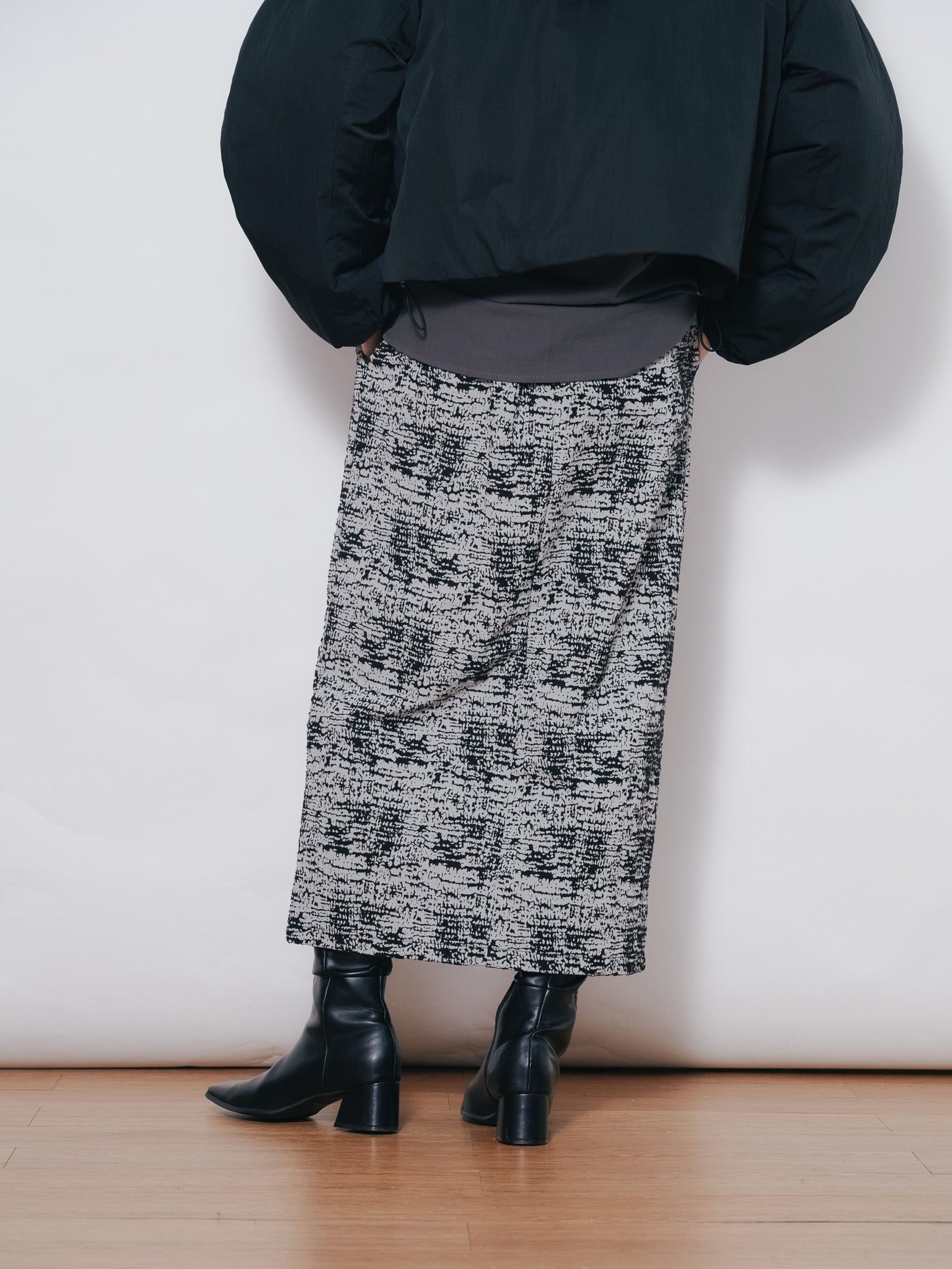 【SALE】パイピングジャガードタイトスカート [601360] black