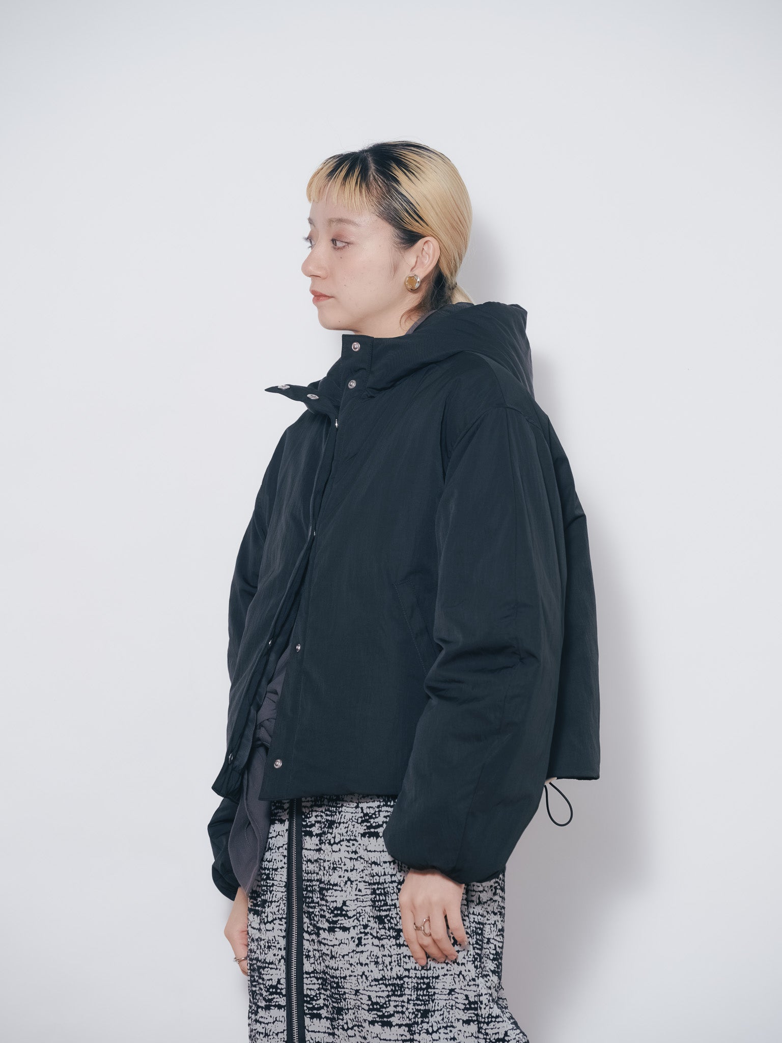 ショート丈ボリューム中綿ジャケット [601421] black