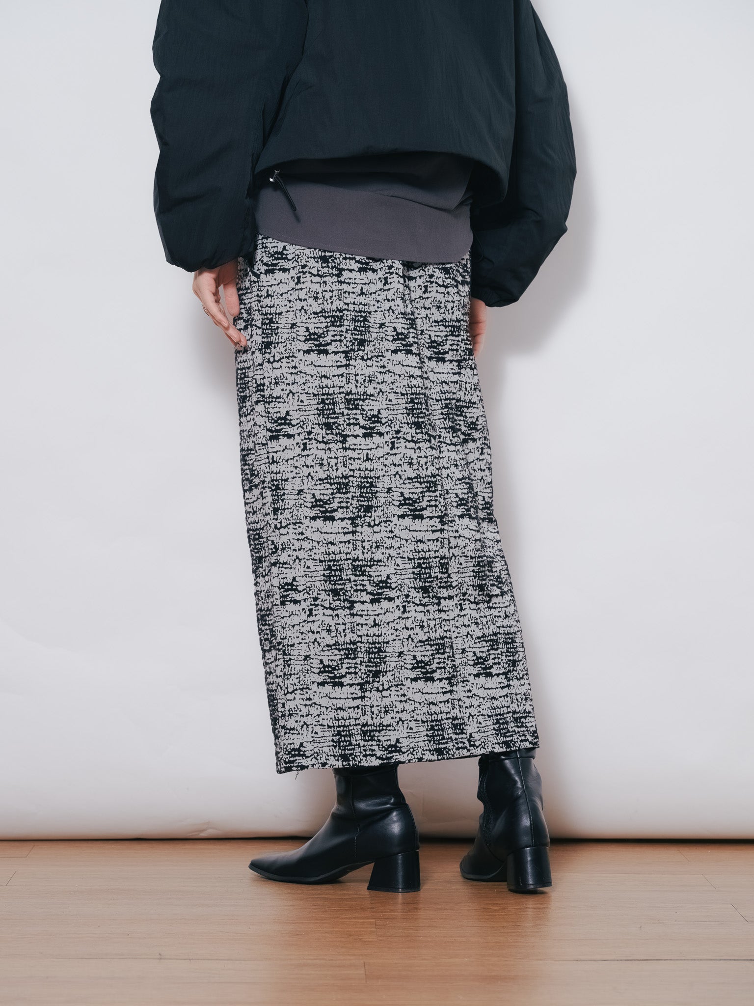 【SALE】パイピングジャガードタイトスカート [601360] black