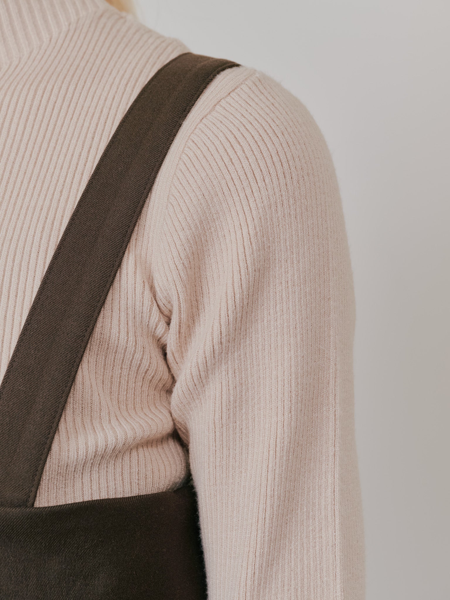 リブボトルネックニットトップス [601447] light beige