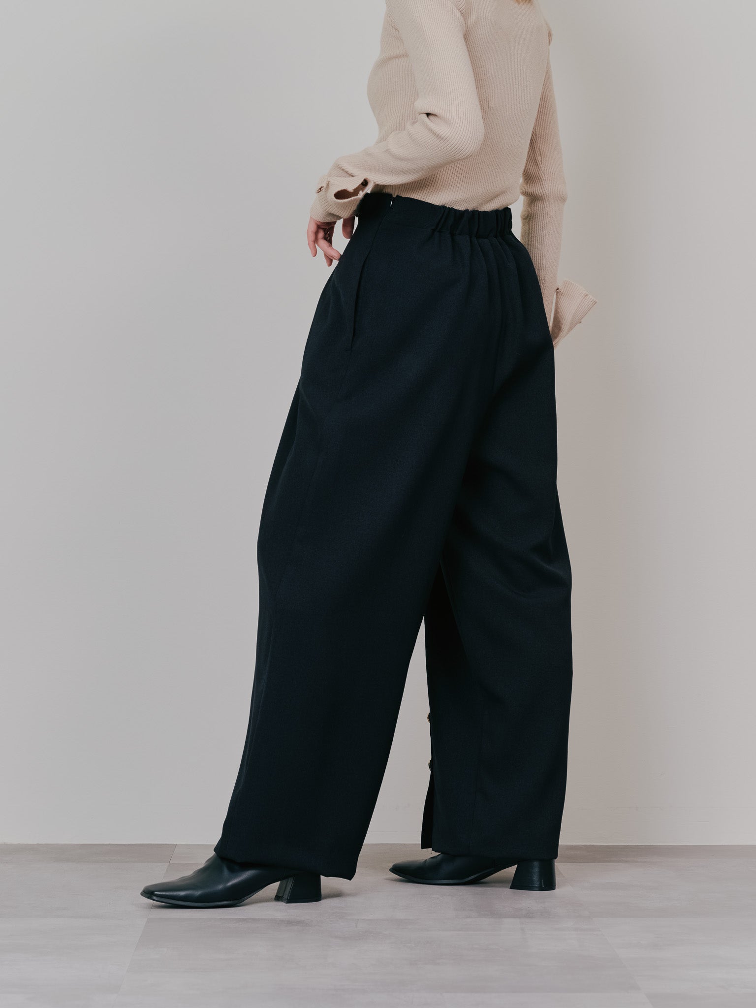 【SALE】ウエストボタンタックワイドパンツ [608319] black