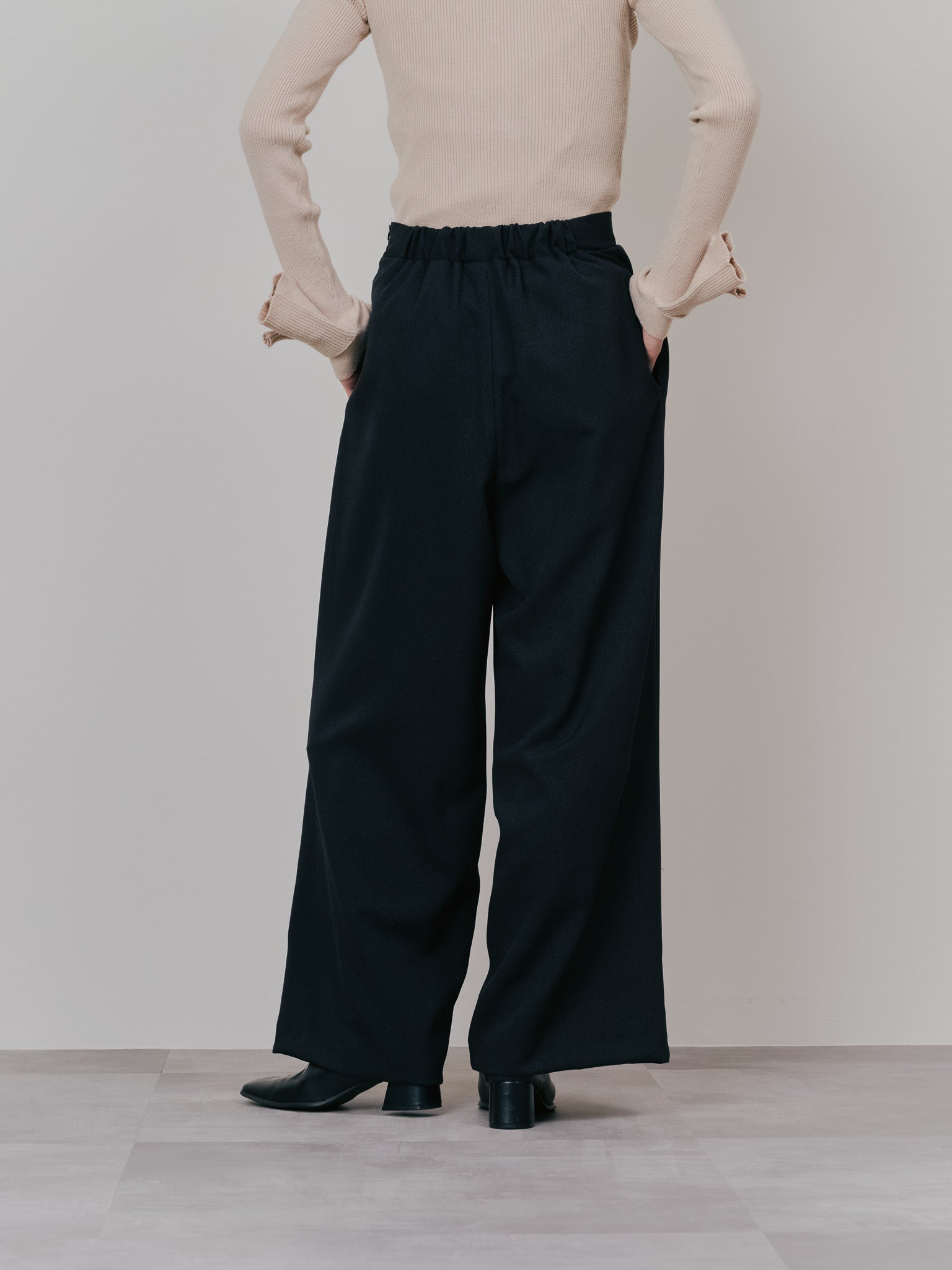 【SALE】ウエストボタンタックワイドパンツ [608319] black