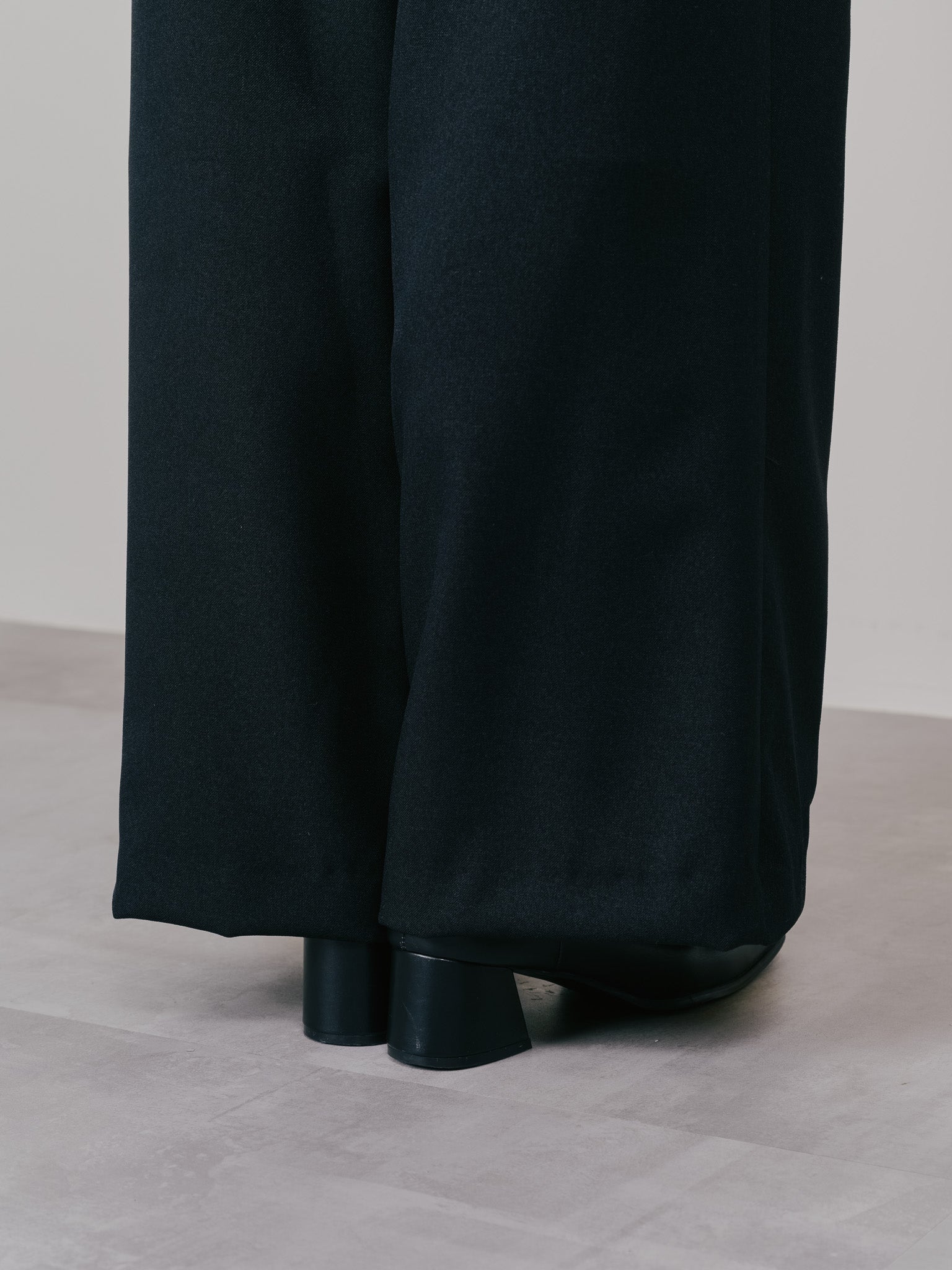 【SALE】ウエストボタンタックワイドパンツ [608319] black