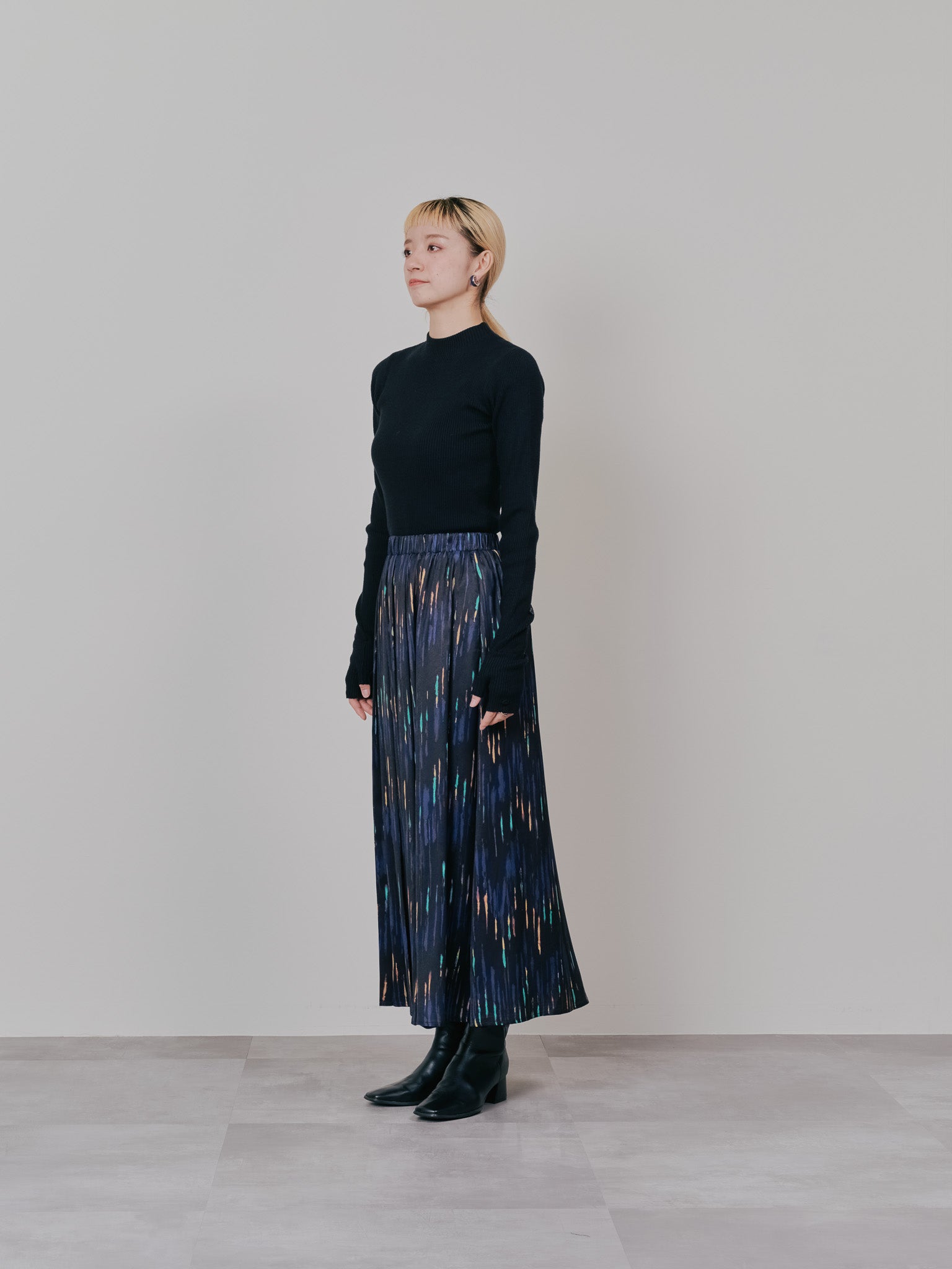 【-PRE SALE- 12/15 18:00まで!!】アートラインプリントハーフプリーツスカート [605538] black