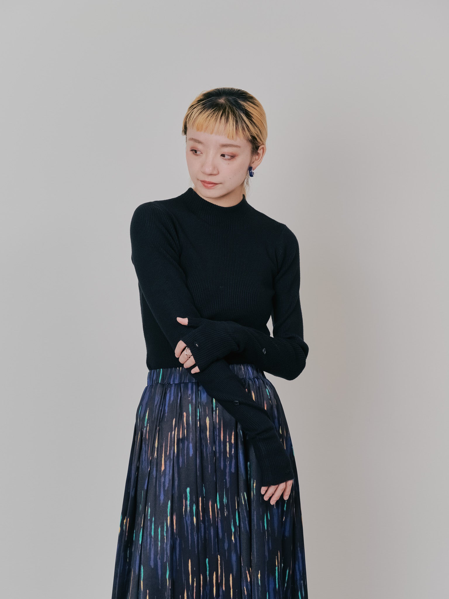 リブボトルネックニットトップス [601447] black