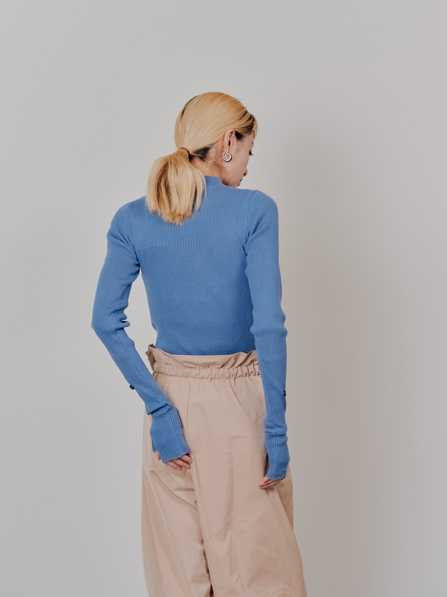 リブボトルネックニットトップス [601447] sax