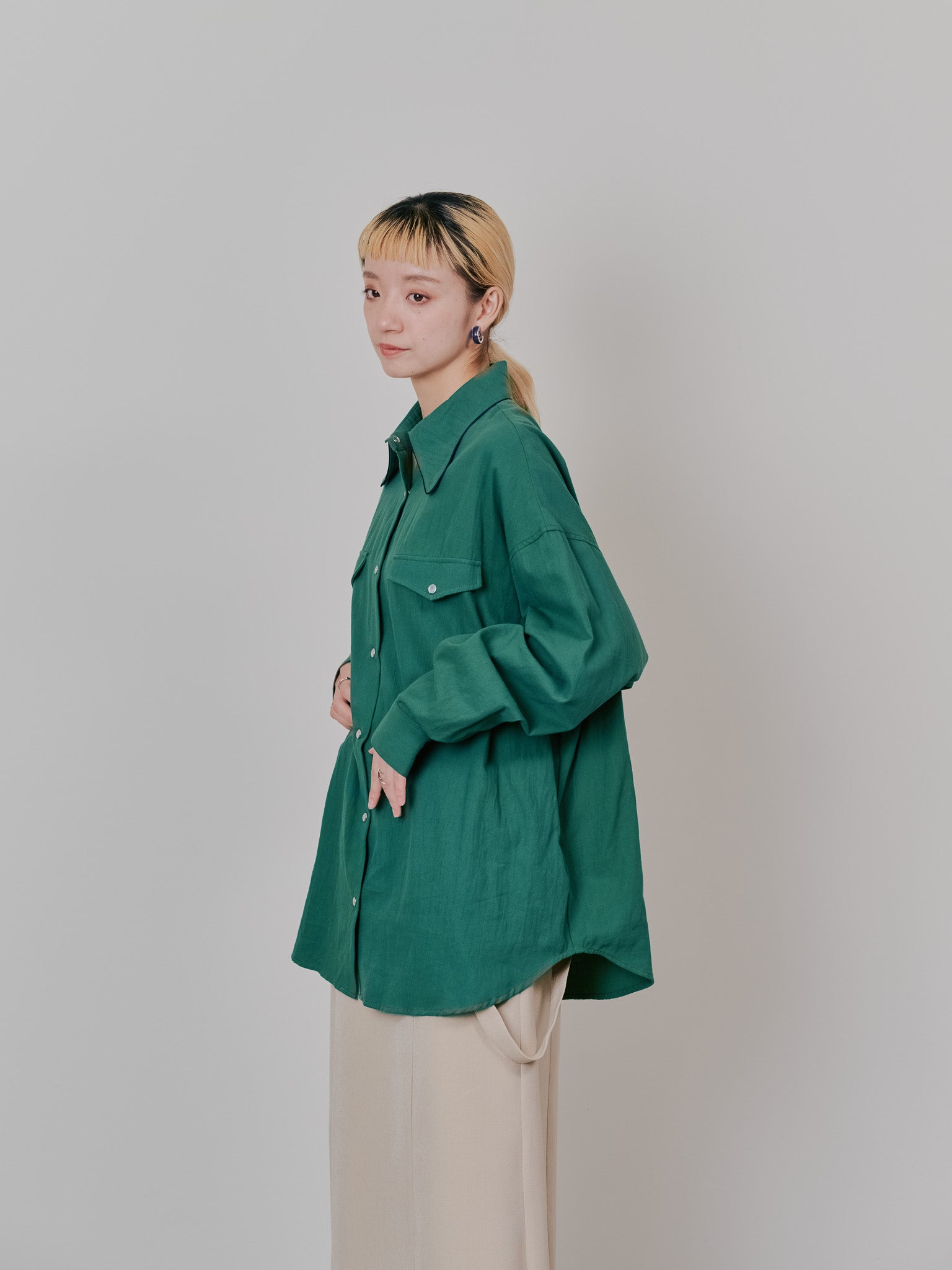 【-PRE SALE- 12/15 18:00まで!!】バタフライカラーウエスタンライクシャツ [601451] green