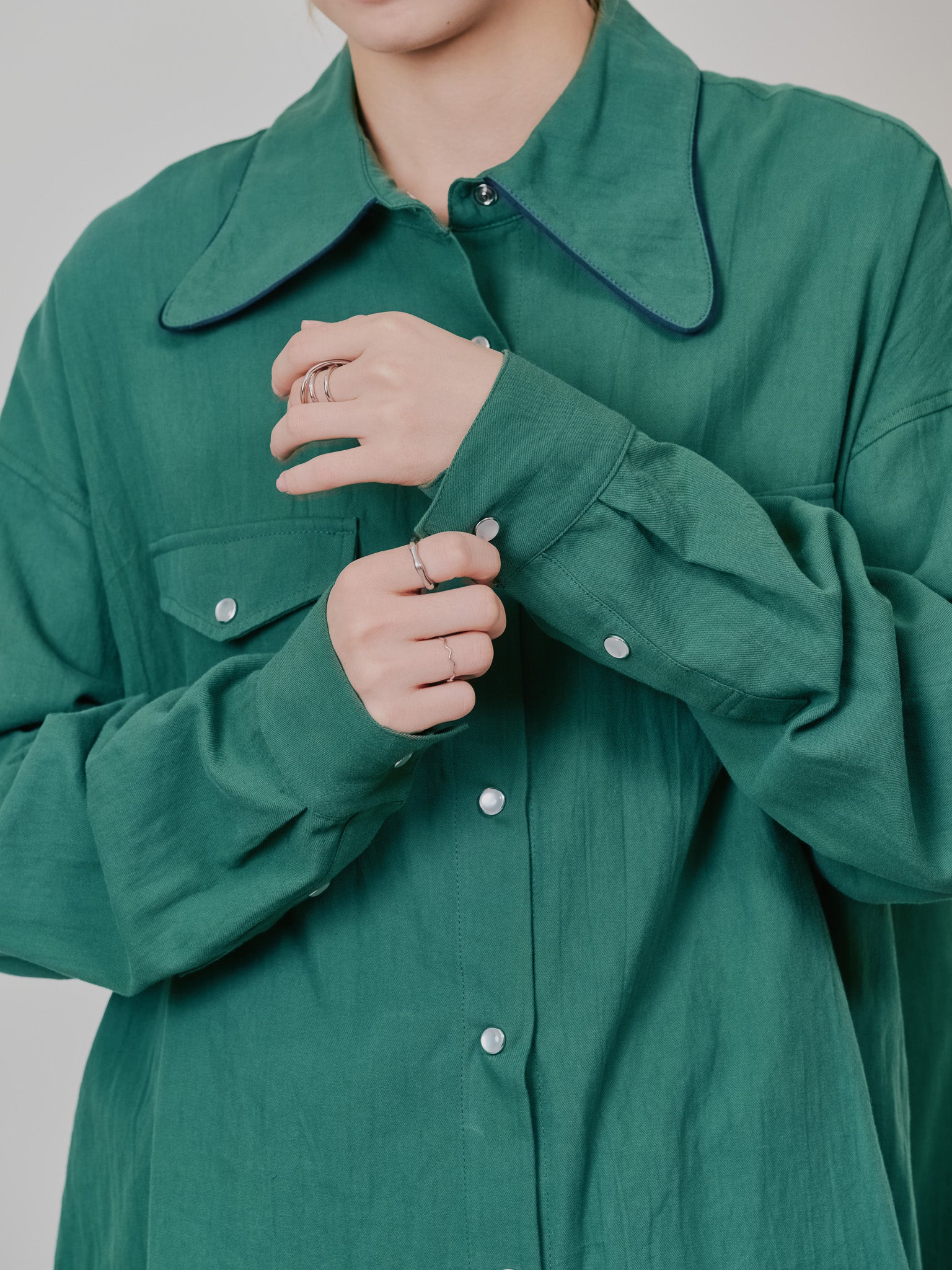 【-PRE SALE- 12/15 18:00まで!!】バタフライカラーウエスタンライクシャツ [601451] green