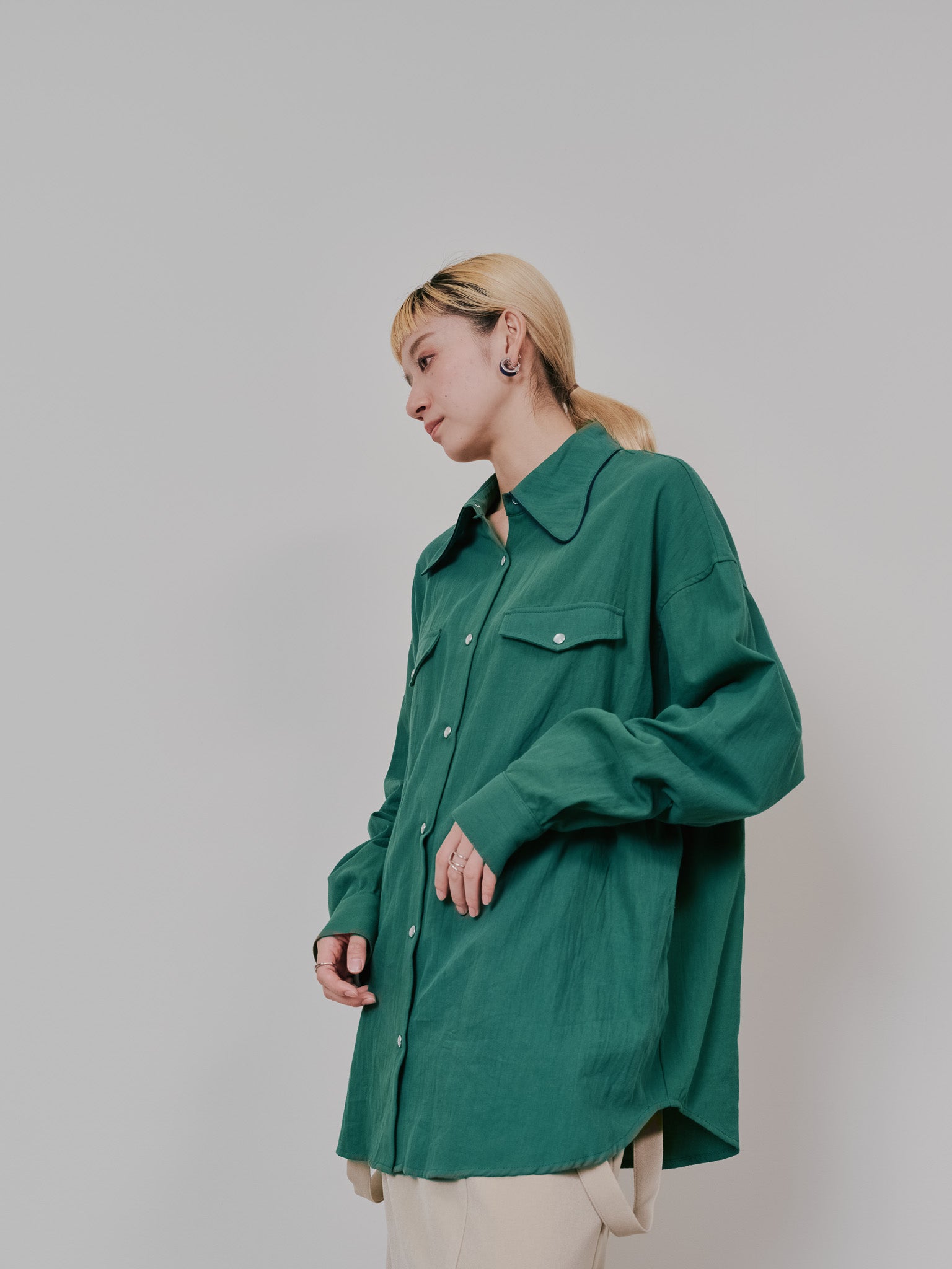 【-PRE SALE- 12/15 18:00まで!!】バタフライカラーウエスタンライクシャツ [601451] green