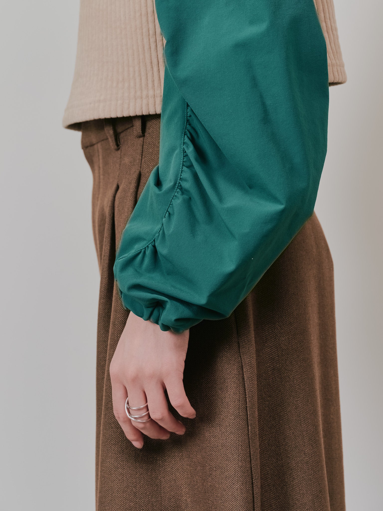 【-PRE SALE- 12/15 18:00まで!!】MA-1 スリーブコーデュロイライクニットソー [608316] beige