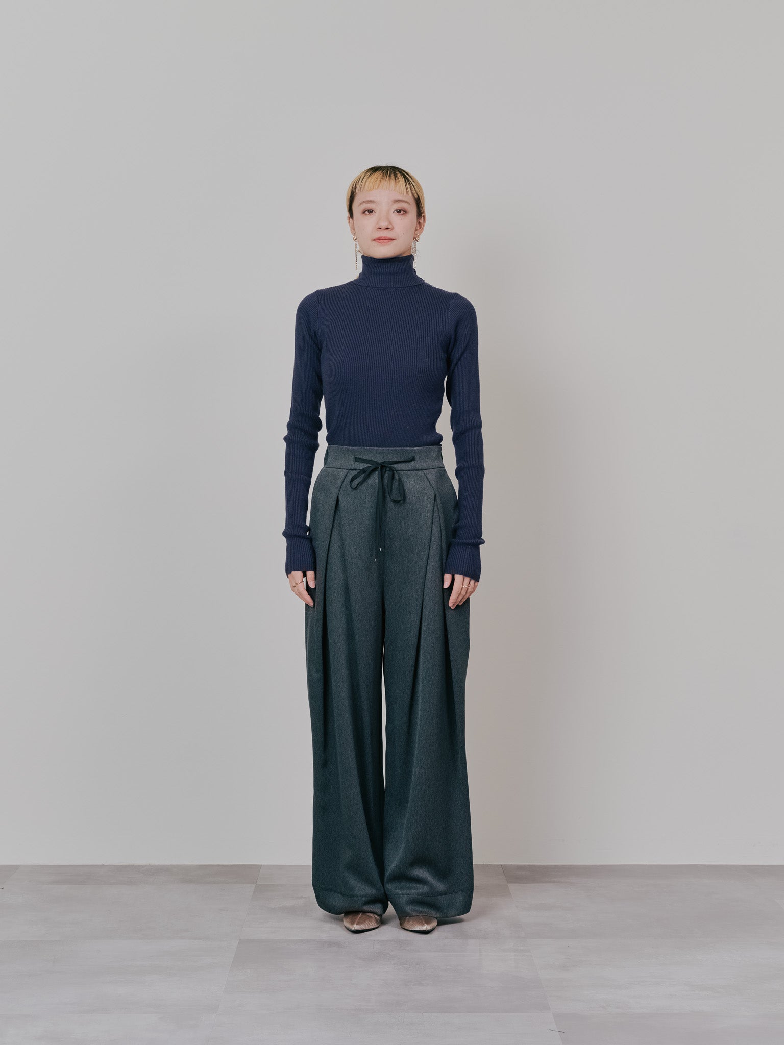 【SALE】フロントリボンワイドタックパンツ [603330] charcoal